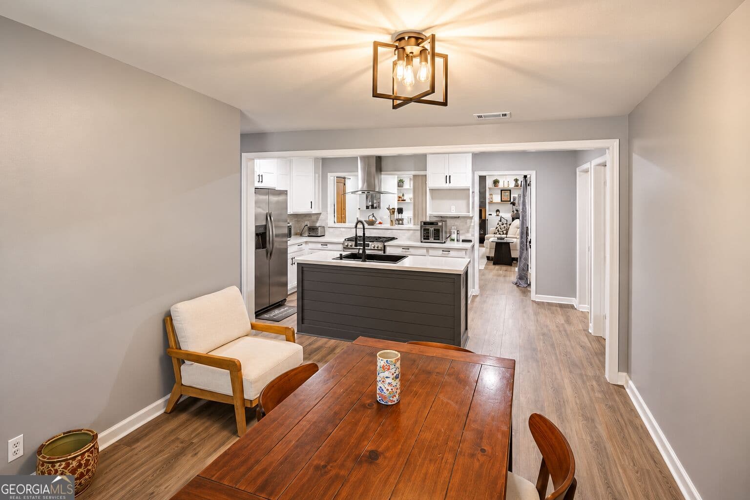 3 bedroom, 2 bathroom, 1,821 sq ft single family residence for sale at 113 Ravenwood Way, Warner Robins, GA 31093 — photo 3