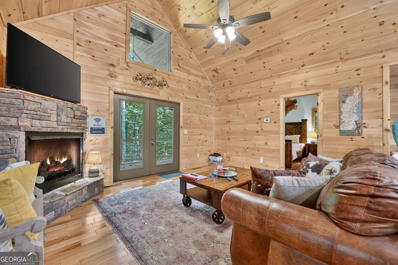 3 bedroom, 3 bathroom, 2,080 sq ft cabin,single family residence for sale at 203 Buck Creek Trail, Epworth, GA 30541 — photo 5