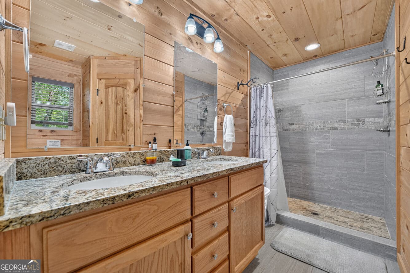 3 bedroom, 3 bathroom, 2,080 sq ft cabin,single family residence for sale at 203 Buck Creek Trail, Epworth, GA 30541 — photo 9