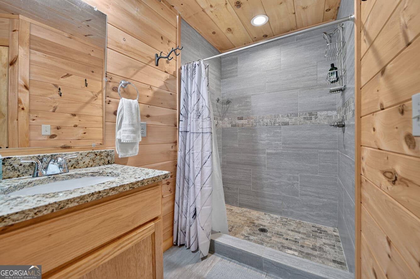 3 bedroom, 3 bathroom, 2,080 sq ft cabin,single family residence for sale at 203 Buck Creek Trail, Epworth, GA 30541 — photo 10
