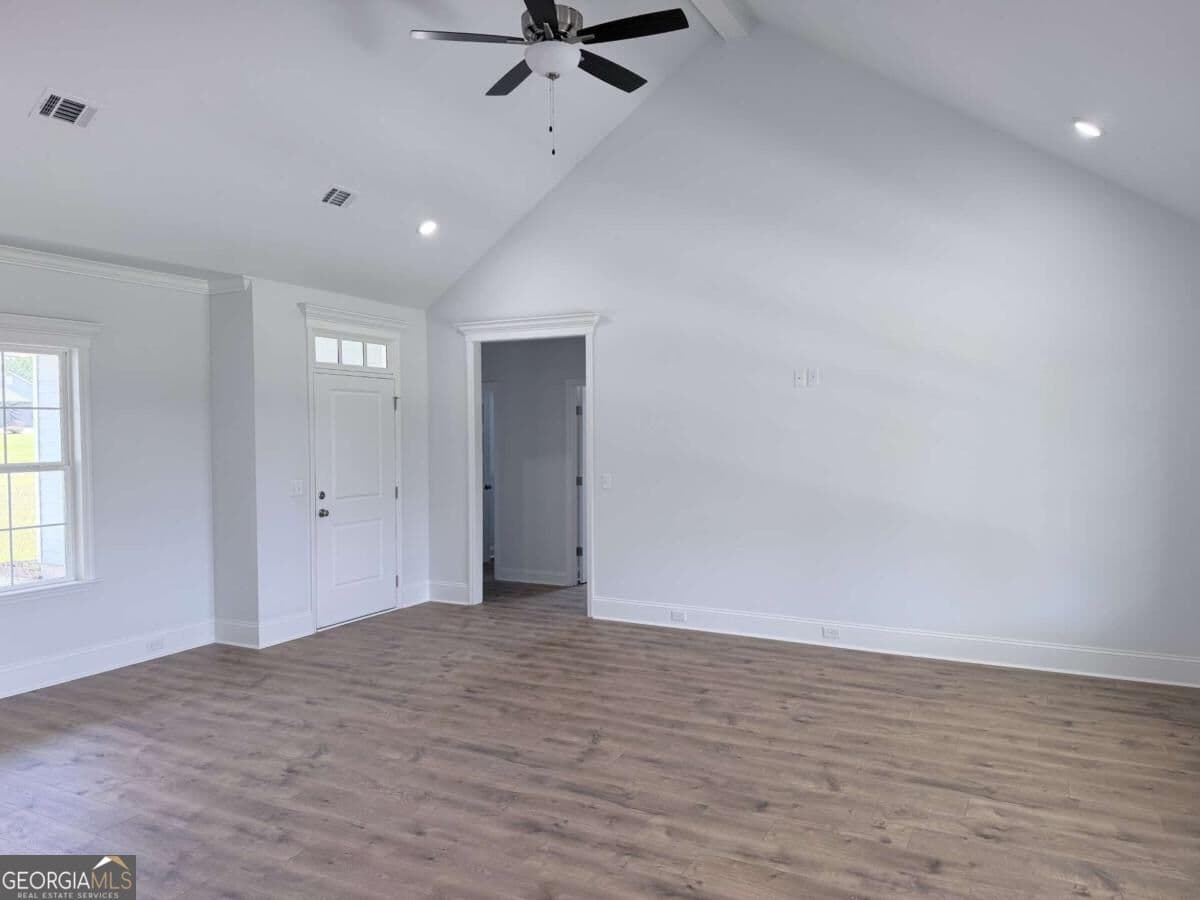 4 bedroom, 2 bathroom, 1,780 sq ft single family residence for sale at 402 Bailey Circle, Thomasville, GA 31757 — photo 6