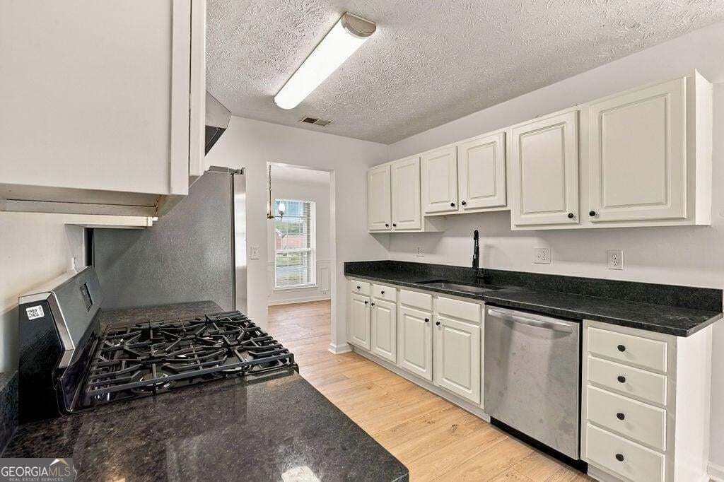 4 bedroom, 2.5 bathroom, 2,108 sq ft single family residence for sale at 13 Equestrian Way, Cartersville, GA 30121 — photo 10