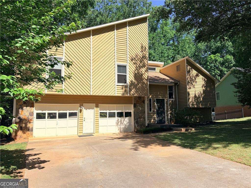 4 bedroom, 3 bathroom, 2,270 sq ft single family residence sold at 284 Angla Drive, Smyrna, GA 30082
