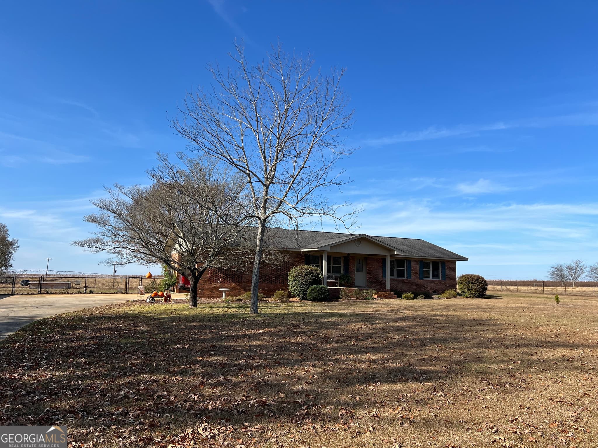3 bedroom, 2 bathroom, 1,556 sq ft single family residence for sale at 1512 Buckeye Road, East Dublin, GA 31027 — photo 2