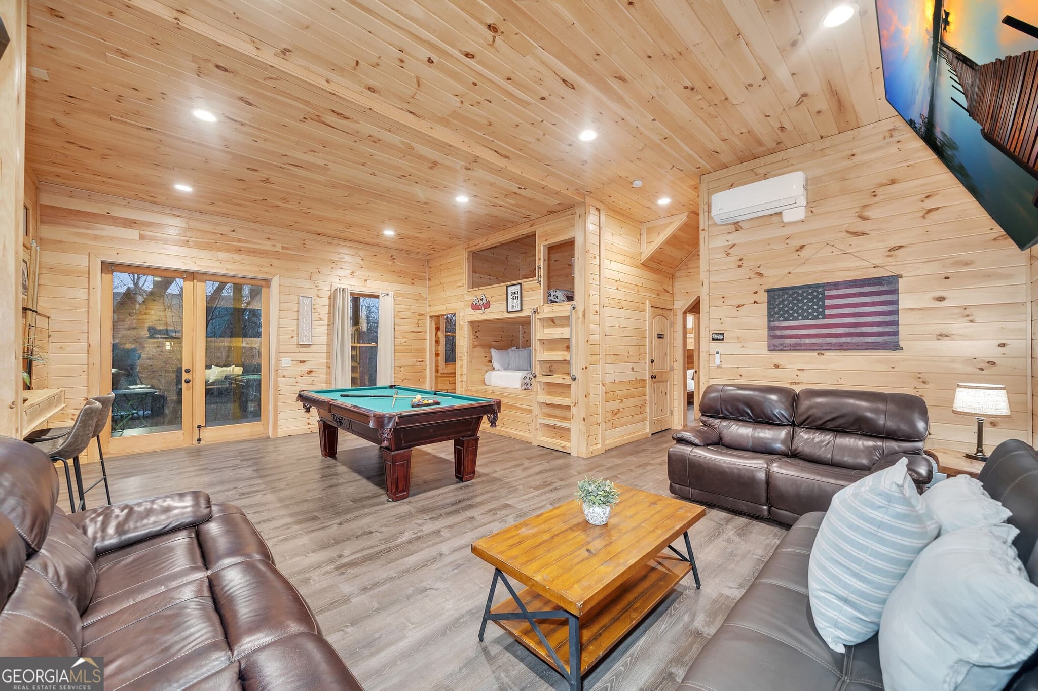 3 bedroom, 3 bathroom, 2,745 sq ft cabin,single family residence for sale at 417 Hickory Ridge Drive, Cleveland, GA 30528 — photo 6