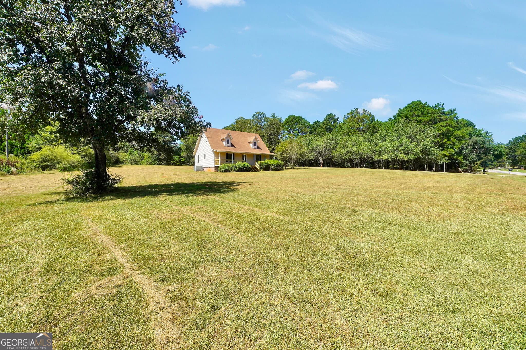 5 bedroom, 2 bathroom, 1,680 sq ft single family residence for sale at 693 Patton Road, Griffin, GA 30224 — photo 4