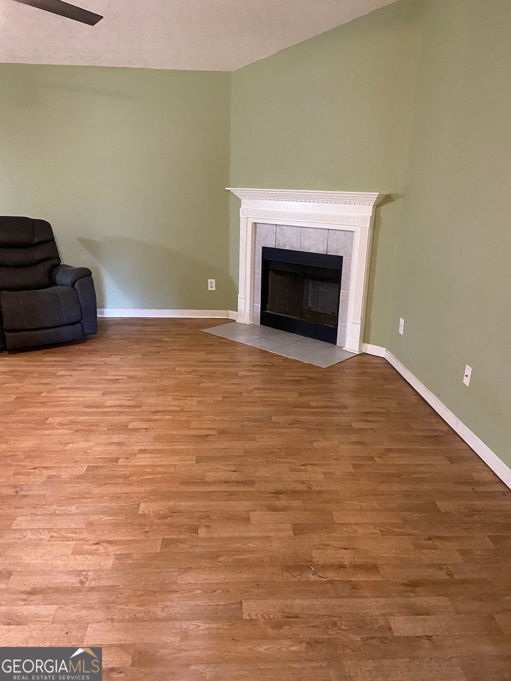 3 bedroom, 2 bathroom, 1,460 sq ft single family residence for sale at 126 Caroline Court, Gay, GA 30218 — photo 4