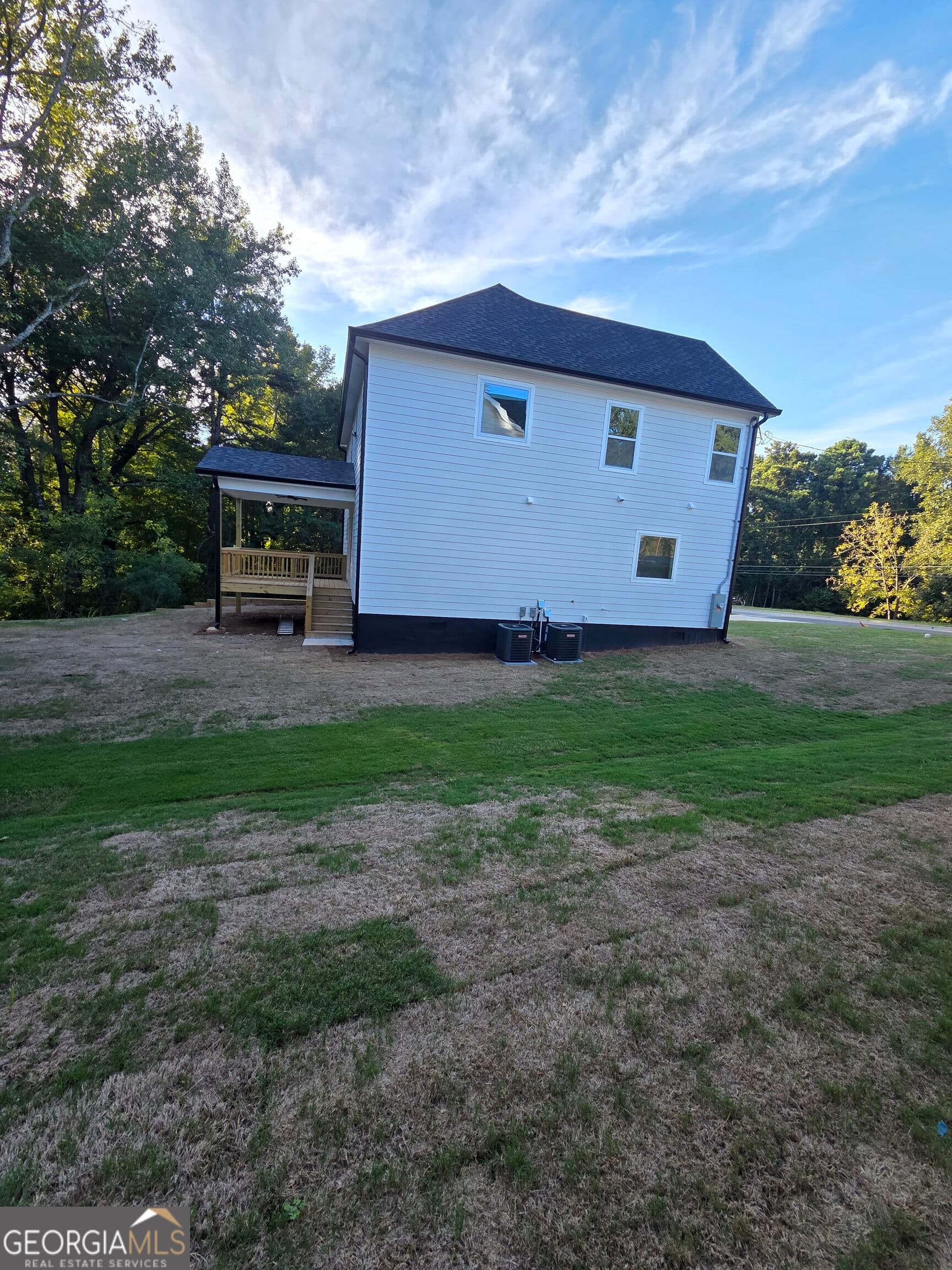 4 bedroom, 4.5 bathroom, 2,705 sq ft single family residence for sale at 1013 SOUTH GORDON Road, Austell, GA 30168 — photo 5
