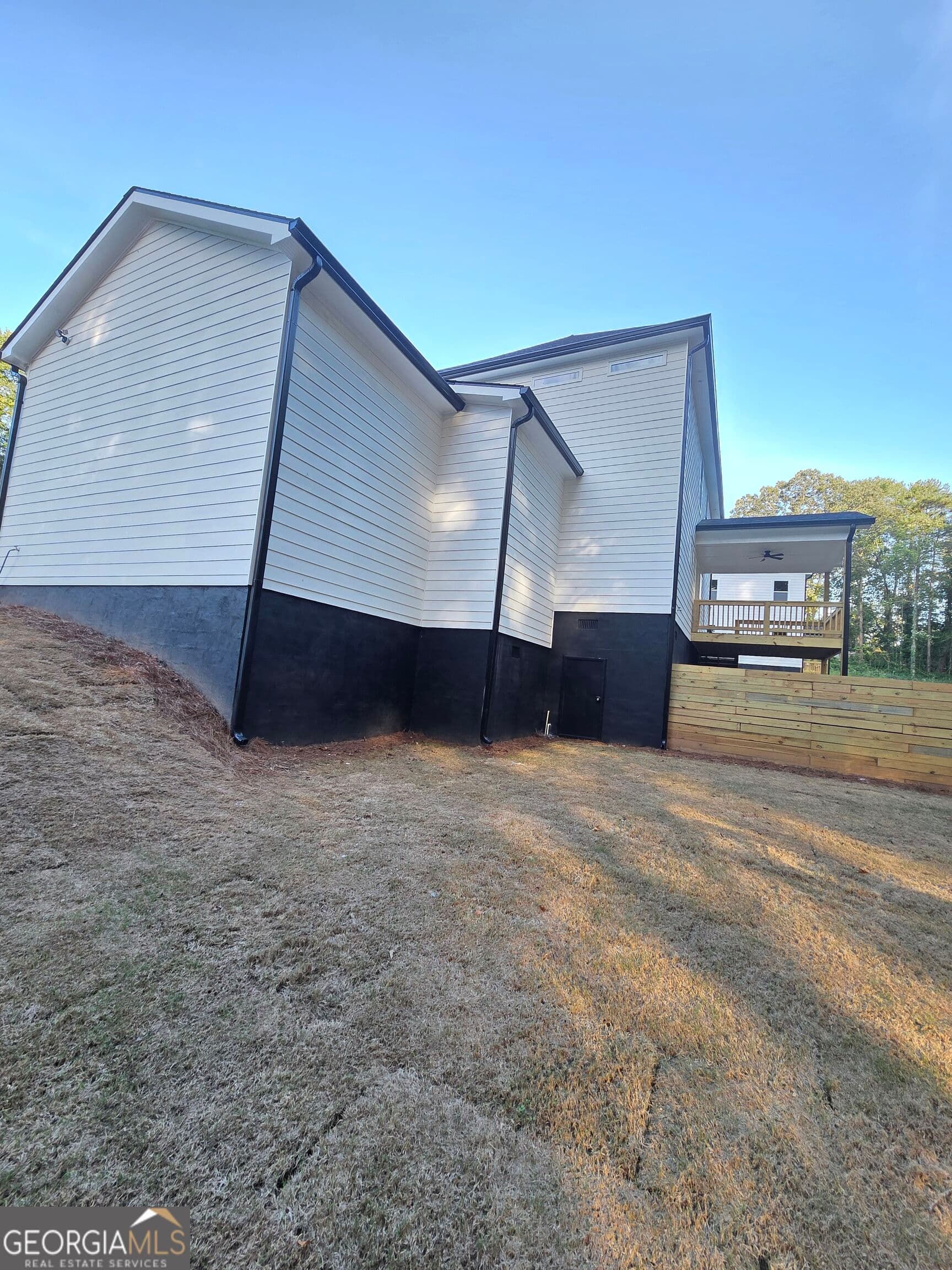 4 bedroom, 4.5 bathroom, 2,705 sq ft single family residence for sale at 1013 SOUTH GORDON Road, Austell, GA 30168 — photo 9