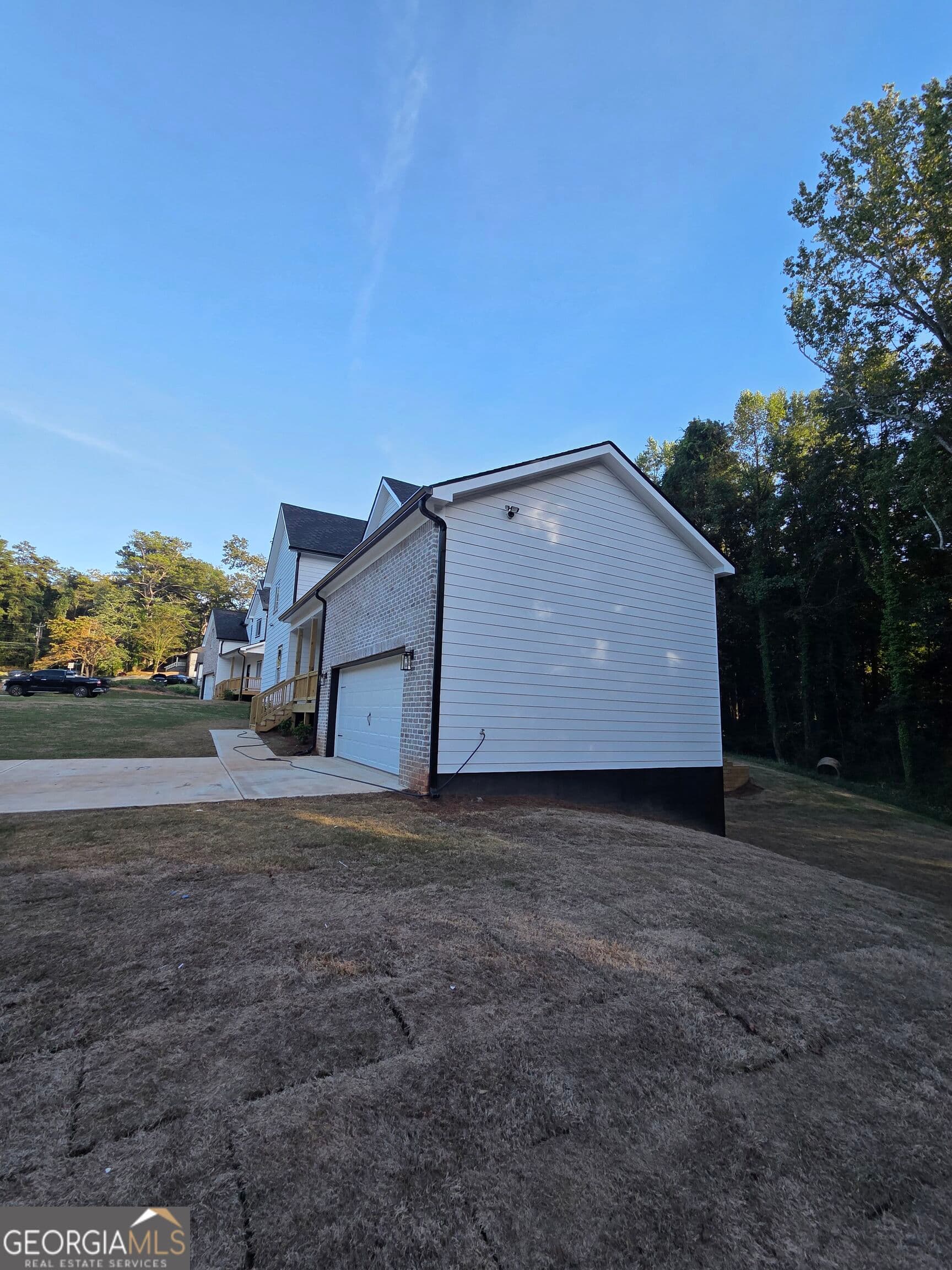 4 bedroom, 4.5 bathroom, 2,705 sq ft single family residence for sale at 1013 SOUTH GORDON Road, Austell, GA 30168 — photo 10