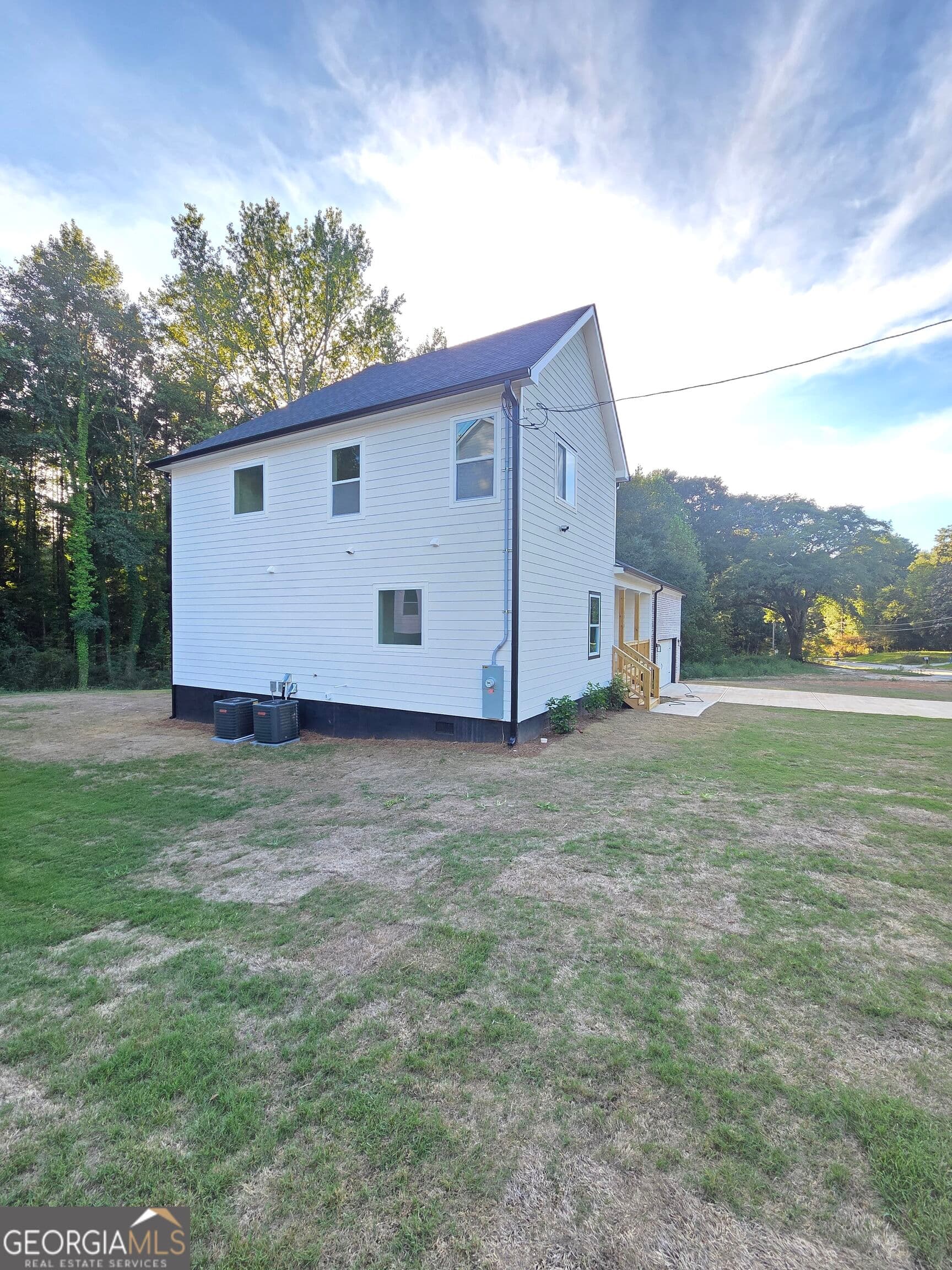 4 bedroom, 4.5 bathroom, 2,705 sq ft single family residence for sale at 1013 SOUTH GORDON Road, Austell, GA 30168 — photo 4