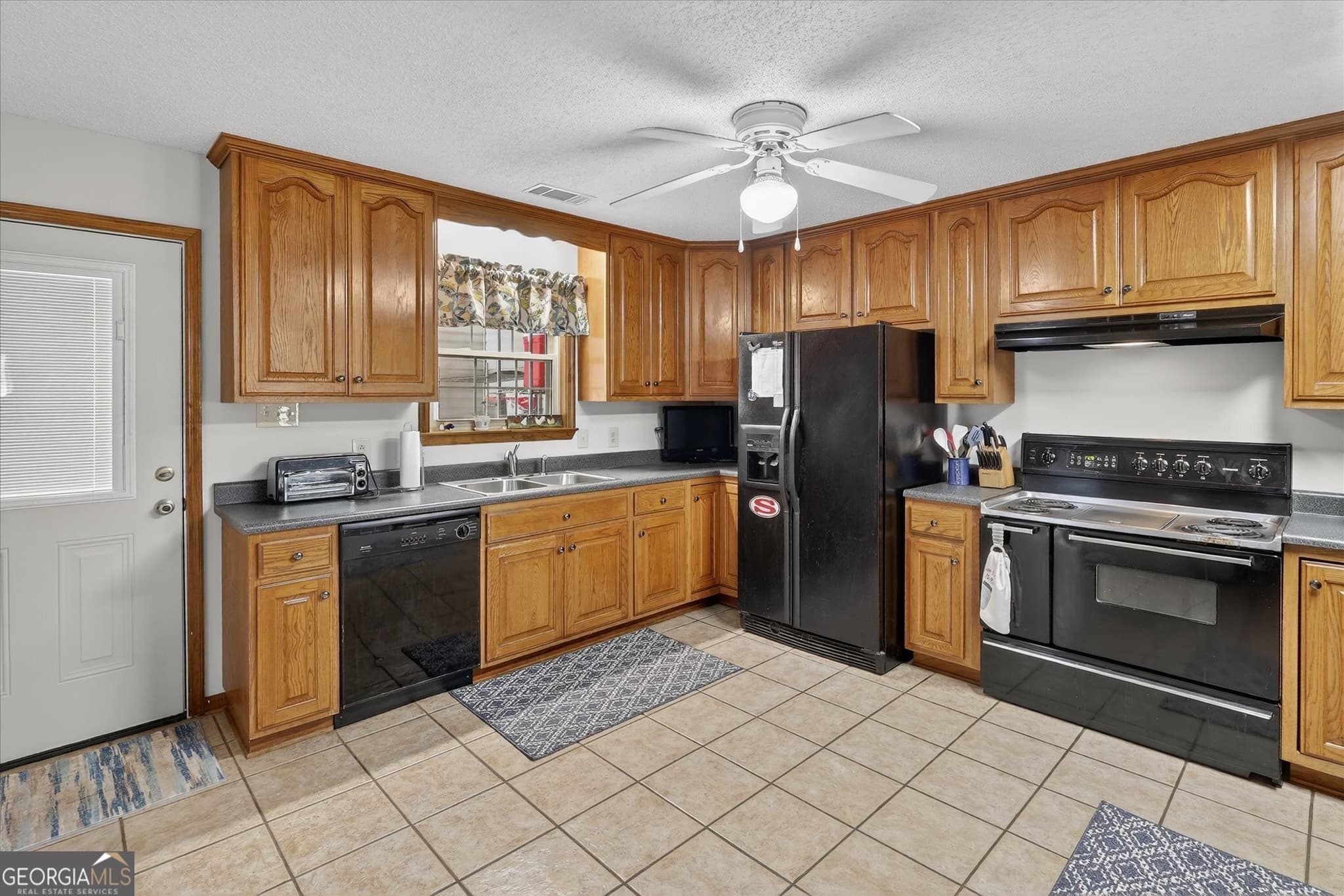 4 bedroom, 3 bathroom, 2,338 sq ft single family residence for sale at 241 Waters Station Road, Sylvania, GA 30467 — photo 5