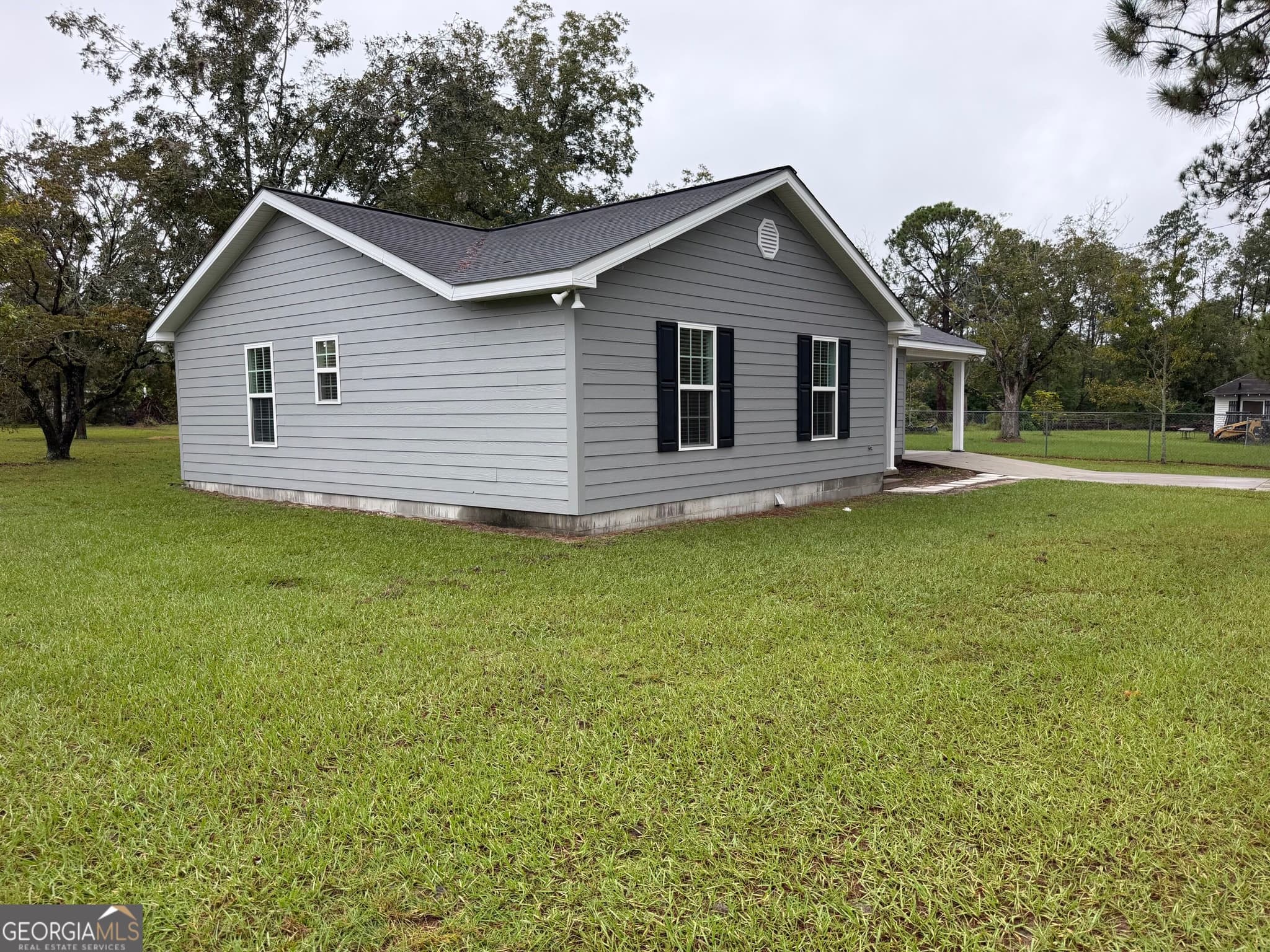 3 bedroom, 2 bathroom, 1,104 sq ft single family residence for sale at 1405 S Cheney, Vidalia, GA 30474 — photo 2