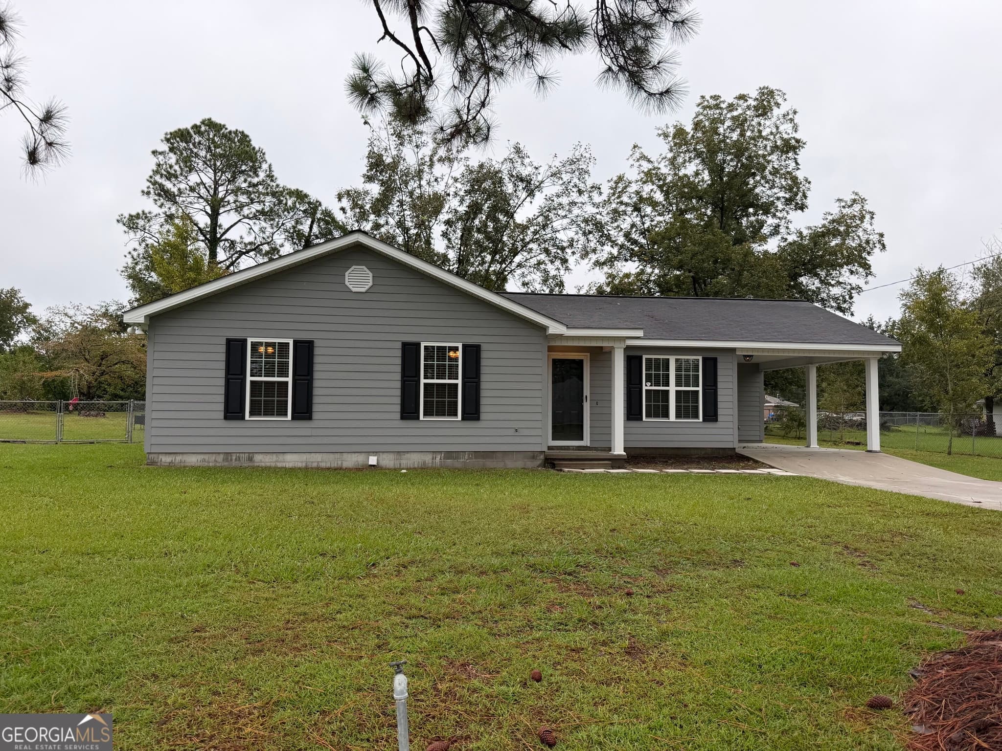 3 bedroom, 2 bathroom, 1,104 sq ft single family residence for sale at 1405 S Cheney, Vidalia, GA 30474 — photo 1 of 16