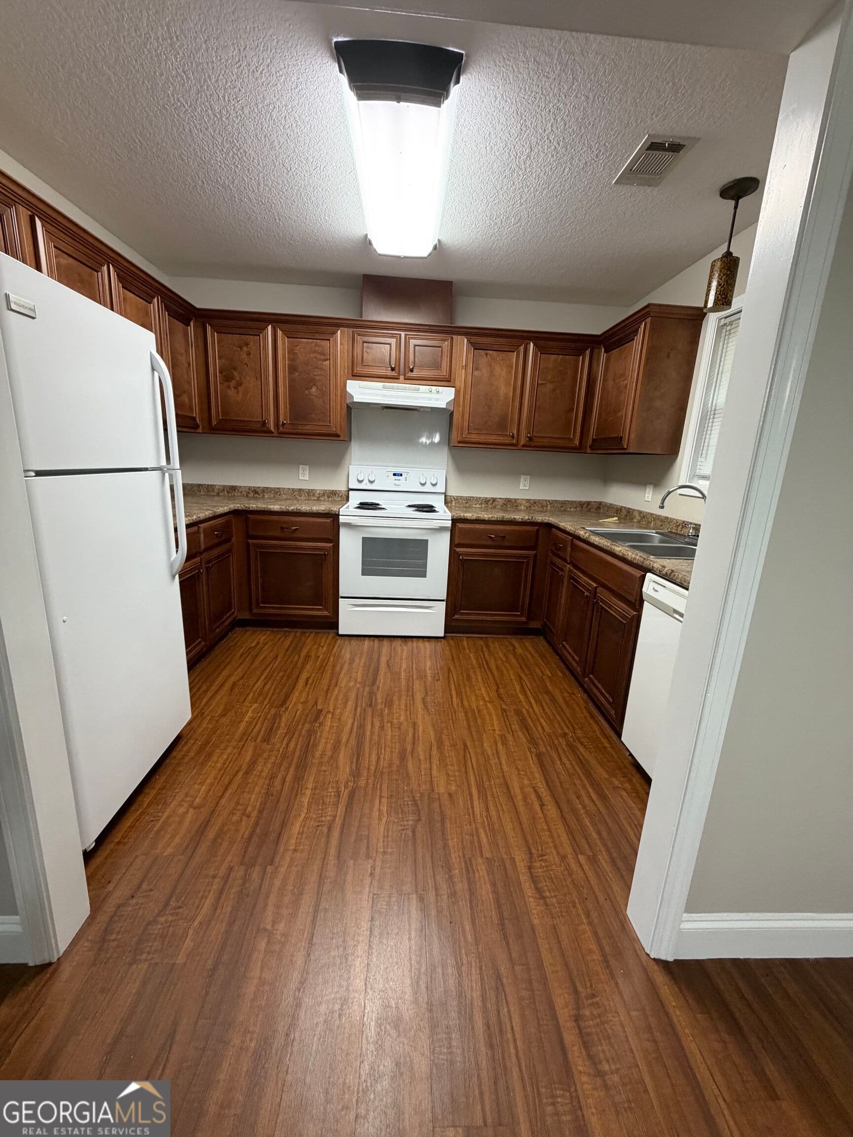 3 bedroom, 2 bathroom, 1,104 sq ft single family residence for sale at 1405 S Cheney, Vidalia, GA 30474 — photo 5