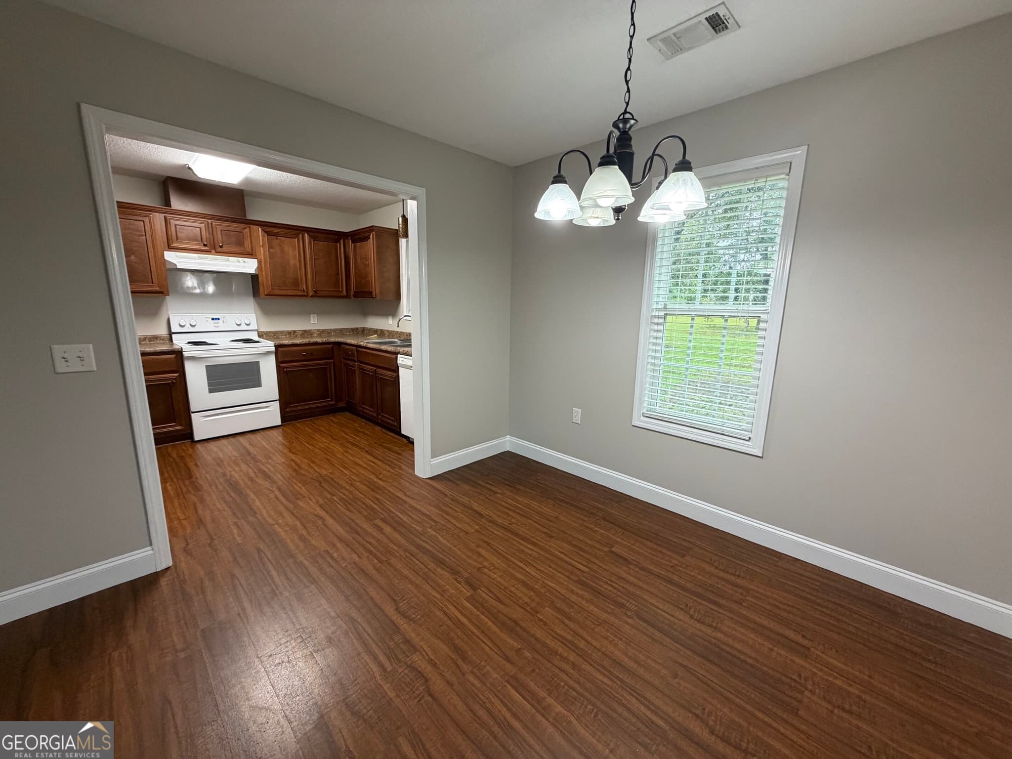 3 bedroom, 2 bathroom, 1,104 sq ft single family residence for sale at 1405 S Cheney, Vidalia, GA 30474 — photo 4