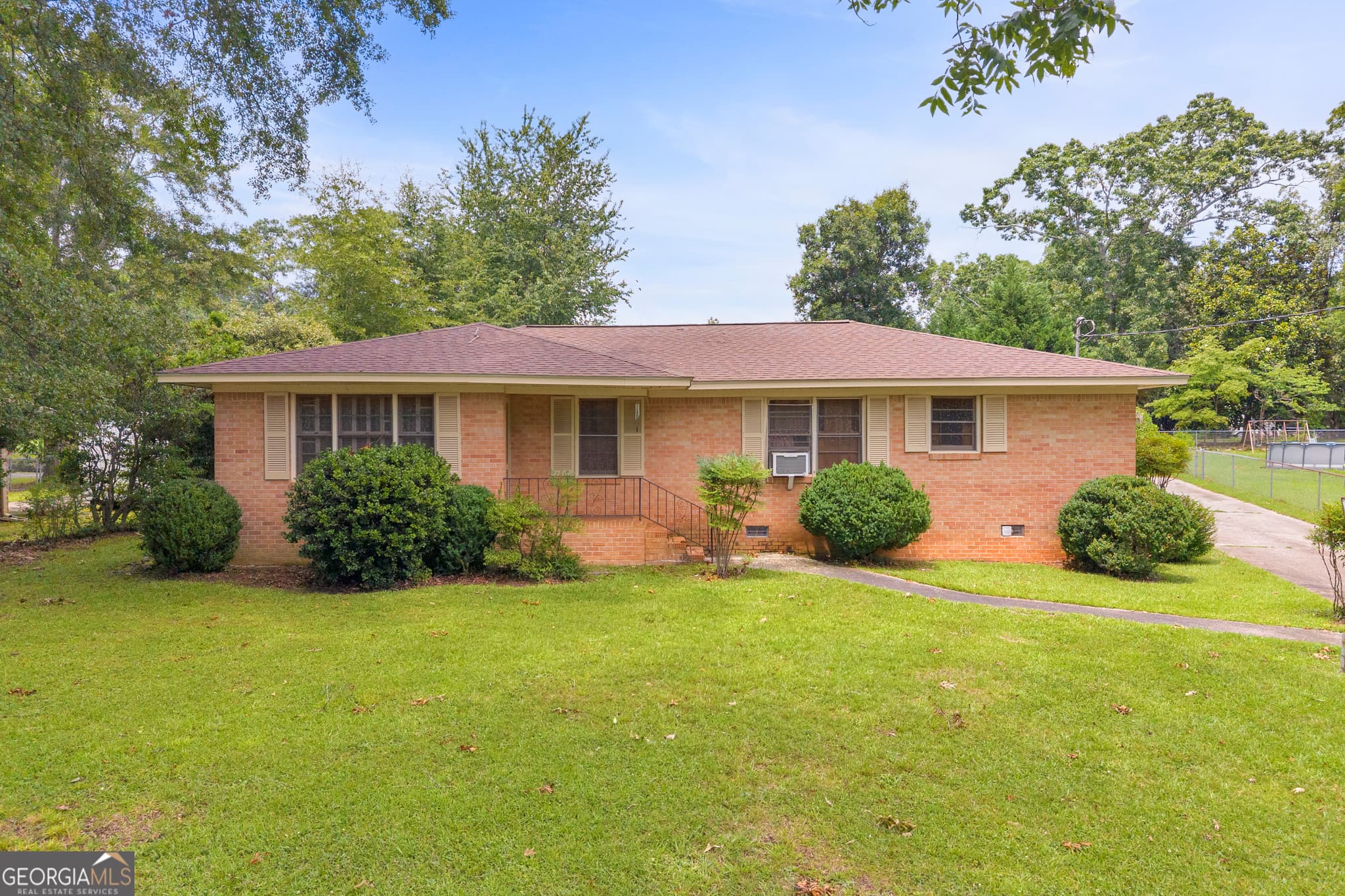 3 bedroom, 2 bathroom, 1,429 sq ft single family residence sold at 24 Laurel Drive, Hartwell, GA 30643