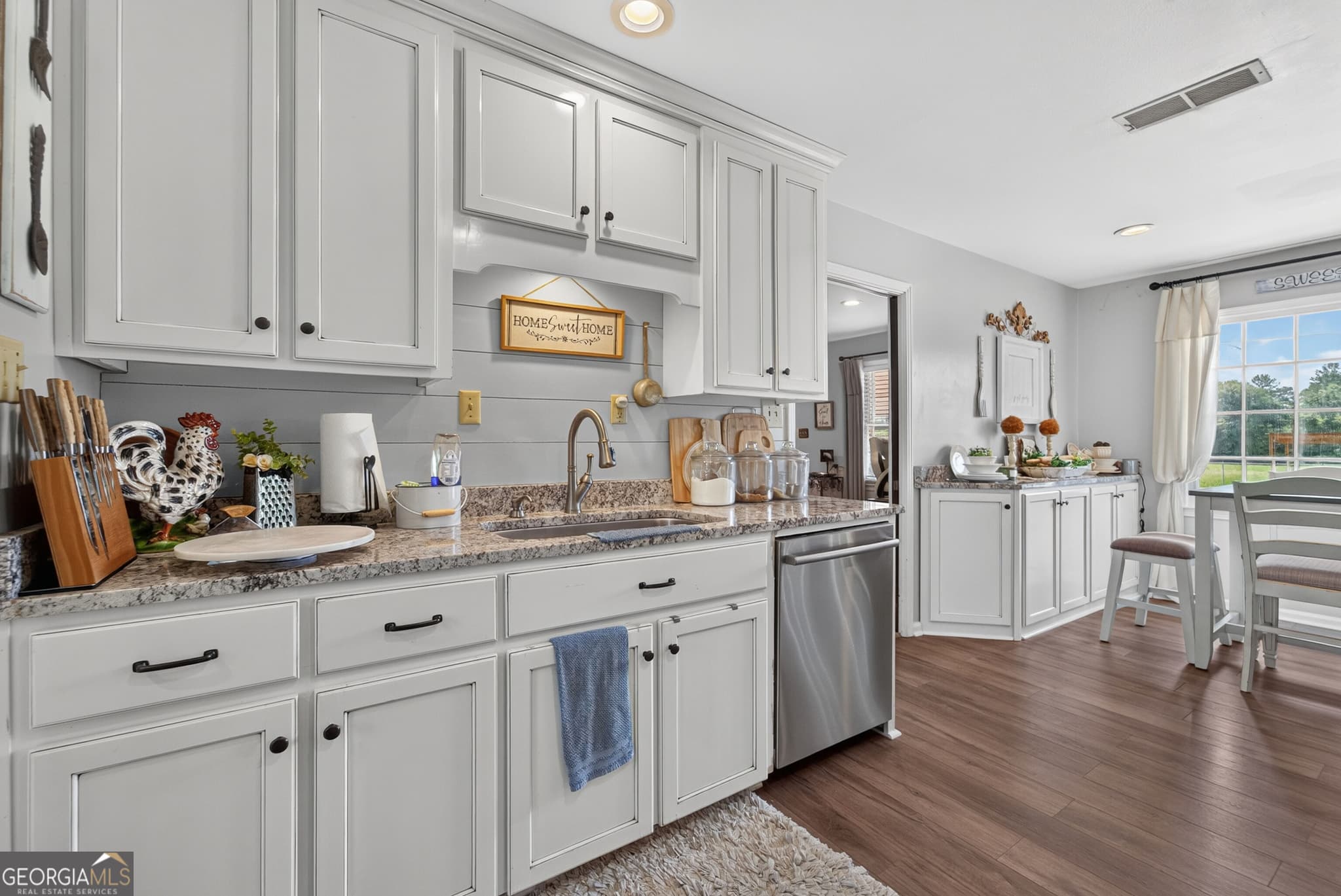 3 bedroom, 2 bathroom, 1,739 sq ft single family residence for sale at 2027 Ellis Lane, Blackshear, GA 31516 — photo 7