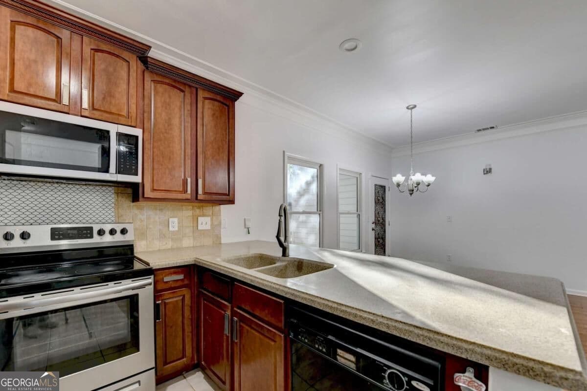 3 bedroom, 2.5 bathroom, 1,548 sq ft condominium for sale at 5510 Stonewood Court, Norcross, GA 30093 — photo 7