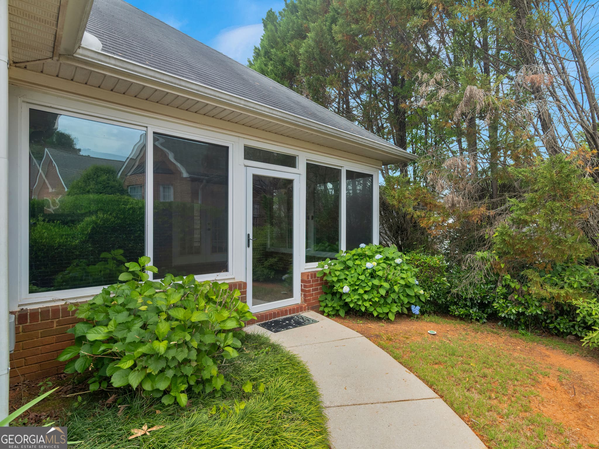 3 bedroom, 2 bathroom, 1,740 sq ft single family residence for sale at 430 Oakpark Terrace, Mcdonough, GA 30253 — photo 2