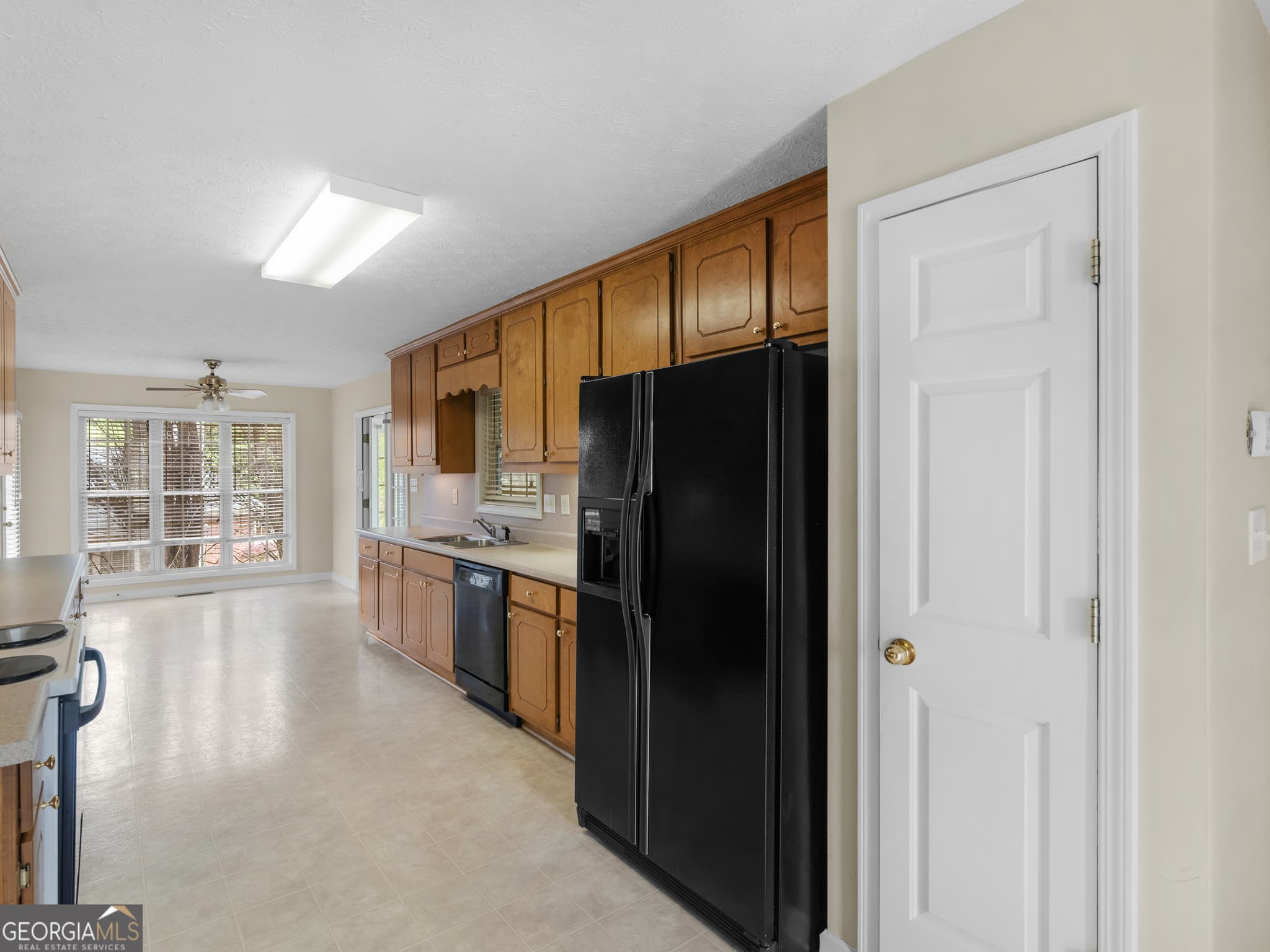 3 bedroom, 2 bathroom, 1,740 sq ft single family residence for sale at 430 Oakpark Terrace, Mcdonough, GA 30253 — photo 10