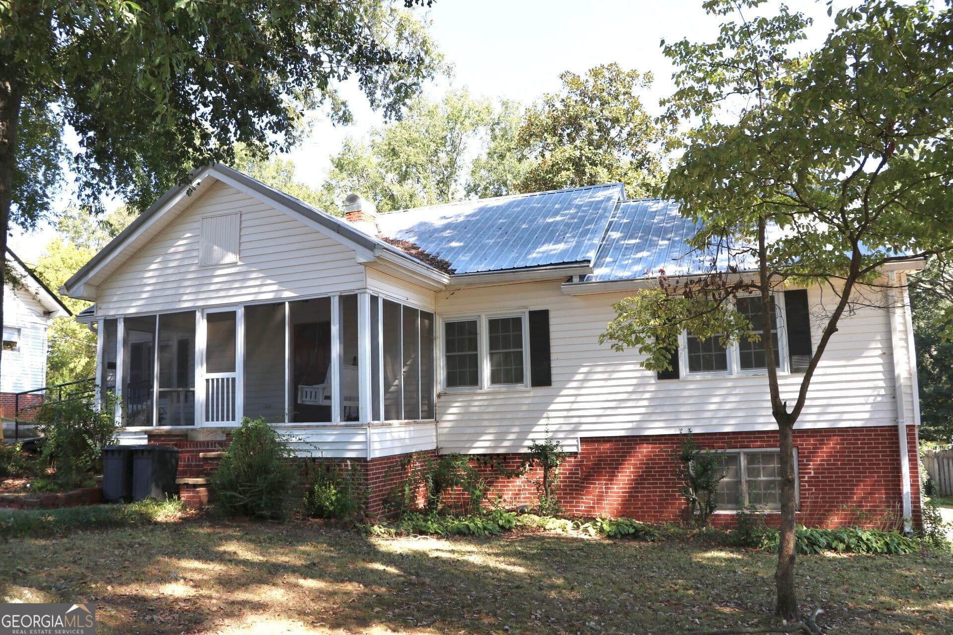 3 bedroom, 2 bathroom, 1,625 sq ft single family residence for sale at 40 Church Street, Trion, GA 30753 — photo 3