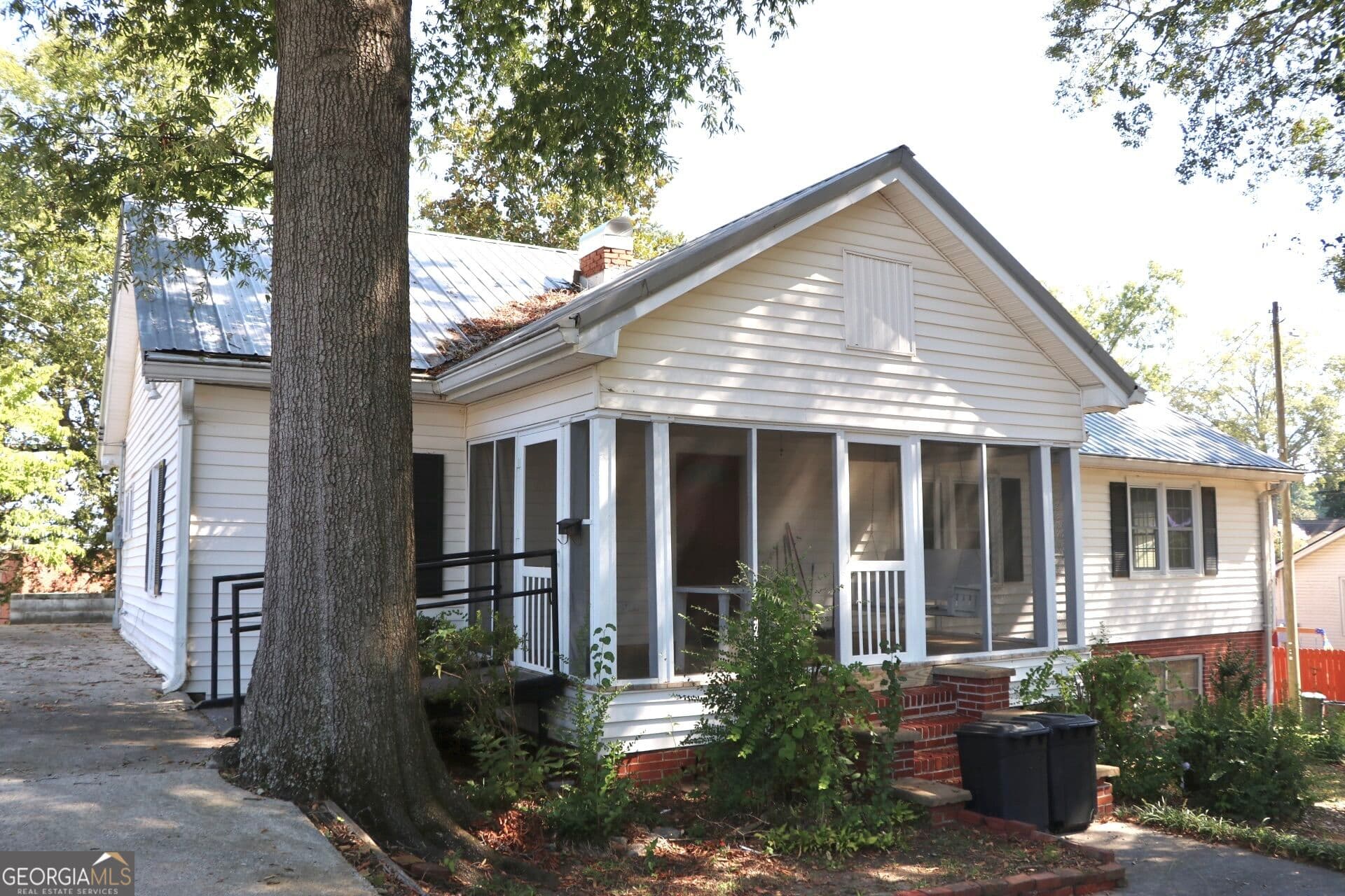 3 bedroom, 2 bathroom, 1,625 sq ft single family residence for sale at 40 Church Street, Trion, GA 30753 — photo 4