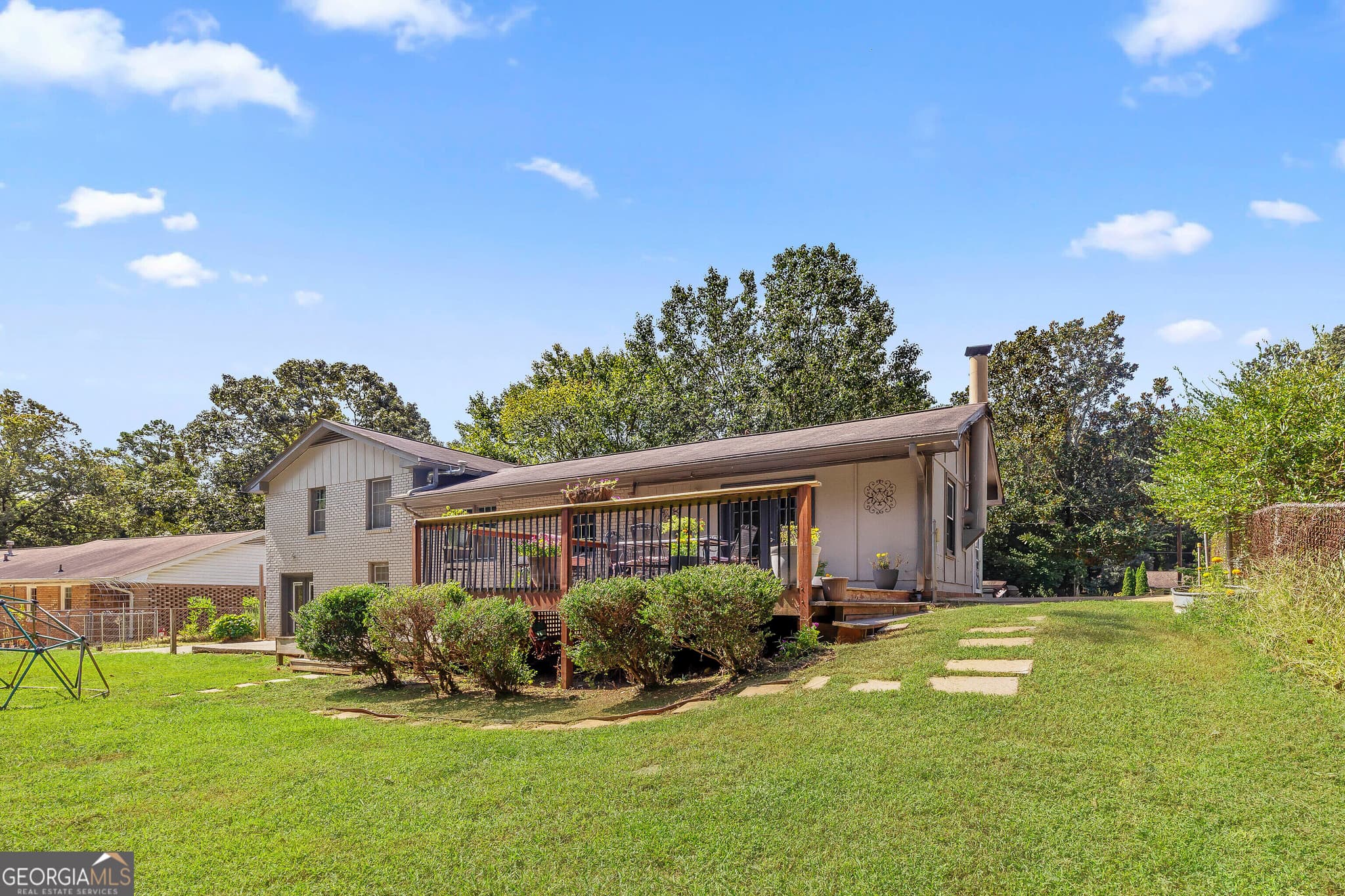 3 bedroom, 2.5 bathroom, 2,075 sq ft single family residence for sale at 3008 Carrie Drive, Kennesaw, GA 30144 — photo 3