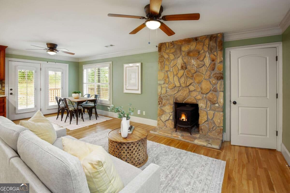 1 bedroom, 1 bathroom, 978 sq ft cabin,single family residence for sale at 7615 Whitmire Road, Cumming, GA 30028 — photo 9