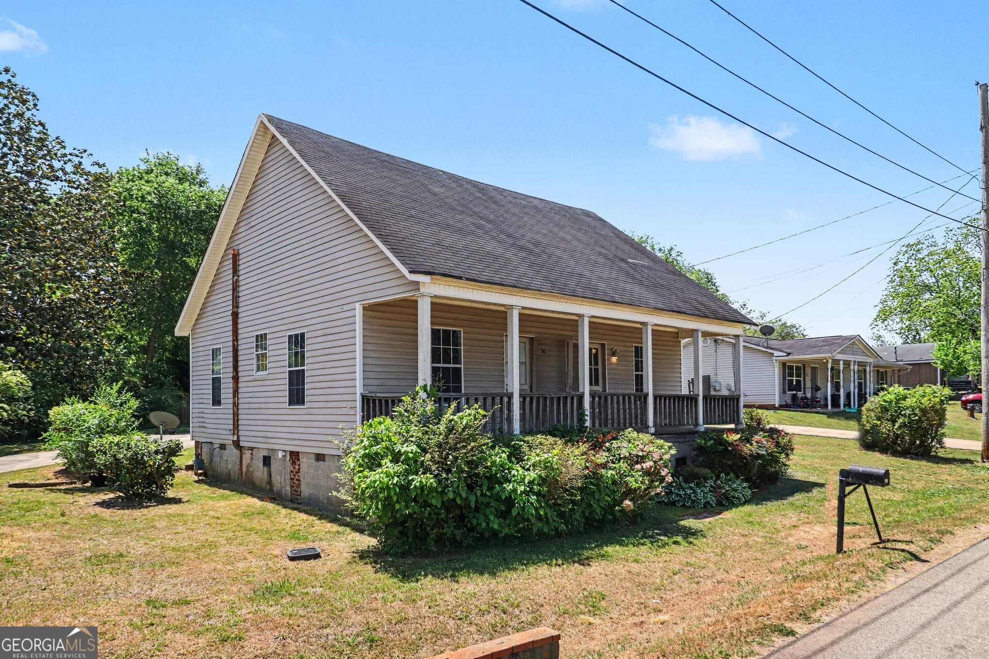 2 bedroom, 1 bathroom, 896 sq ft single family residence for sale at 56 North Street, Newnan, GA 30263 — photo 2