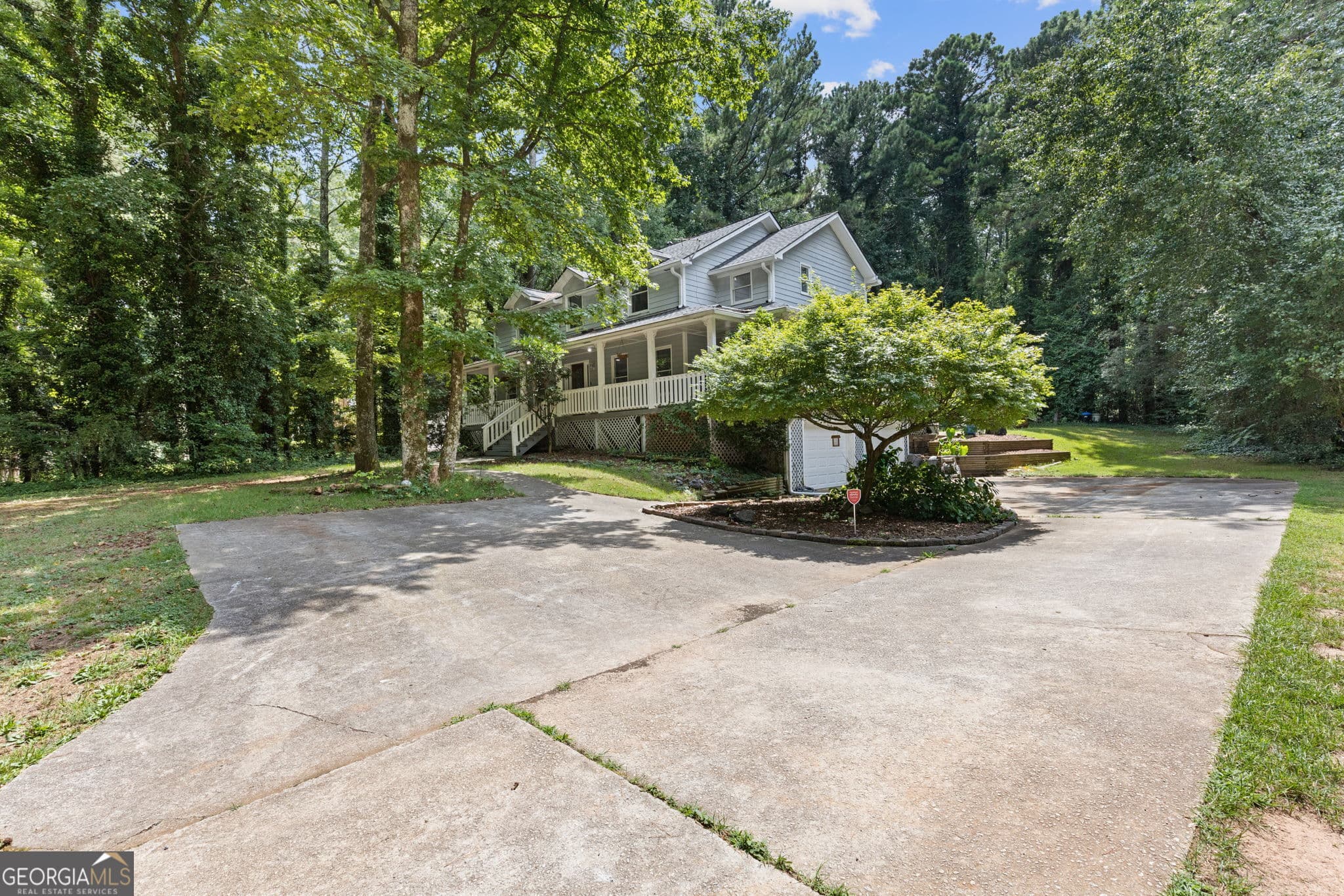 4 bedroom, 3.5 bathroom, 2,640 sq ft single family residence for sale at 742 Mountain View Drive, Stone Mountain, GA 30083 — photo 4