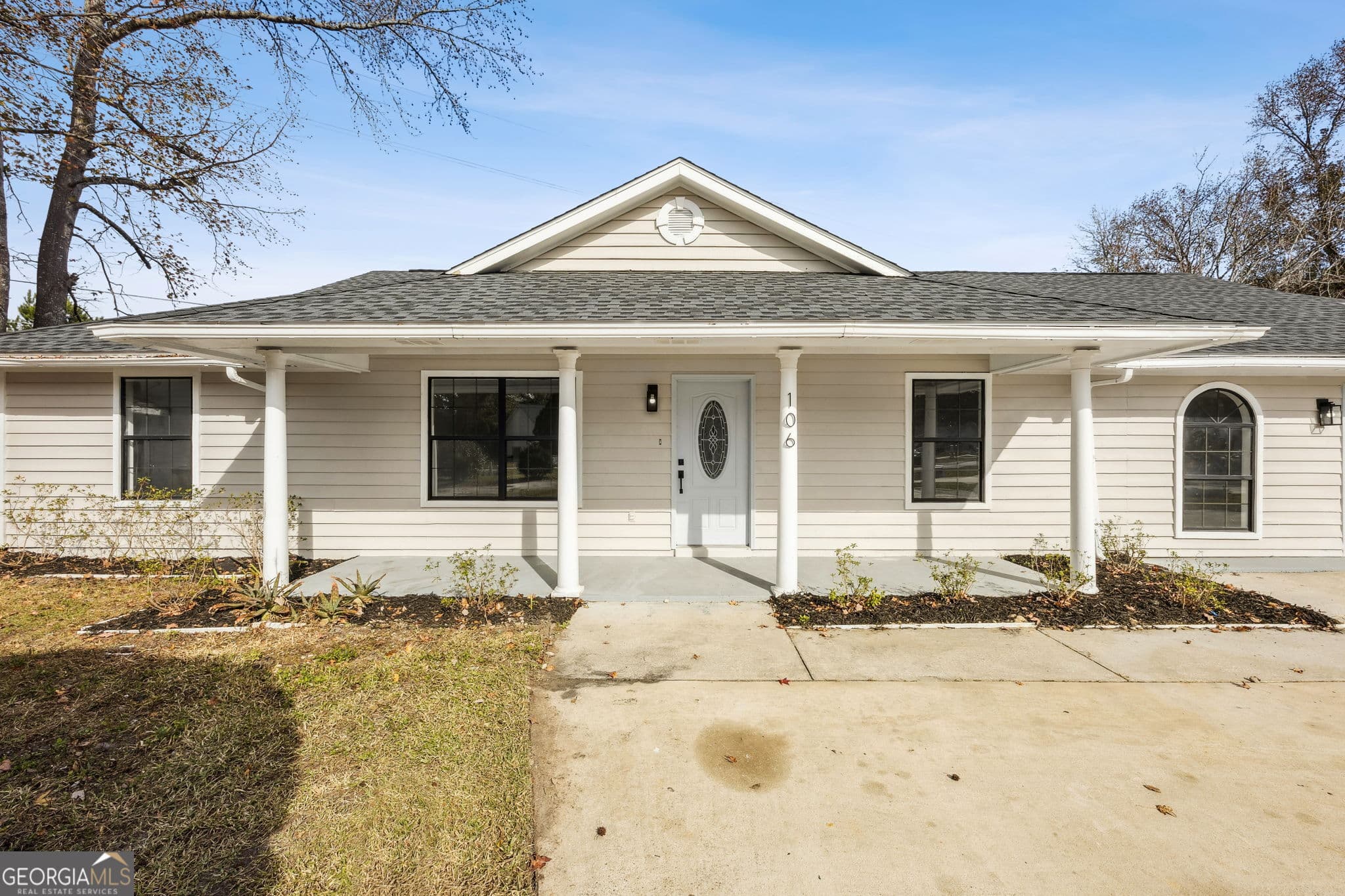 6 bedroom, 4 bathroom, 3,920 sq ft single family residence for sale at 106 Meadow Court, Kingsland, GA 31548