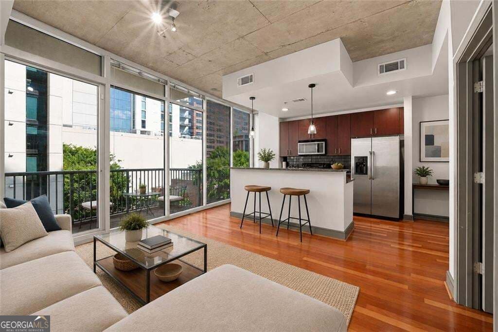 1 bedroom, 1 bathroom, 774 sq ft condominium for sale at 44 Peachtree Place 626, Atlanta, GA 30309 — photo 9