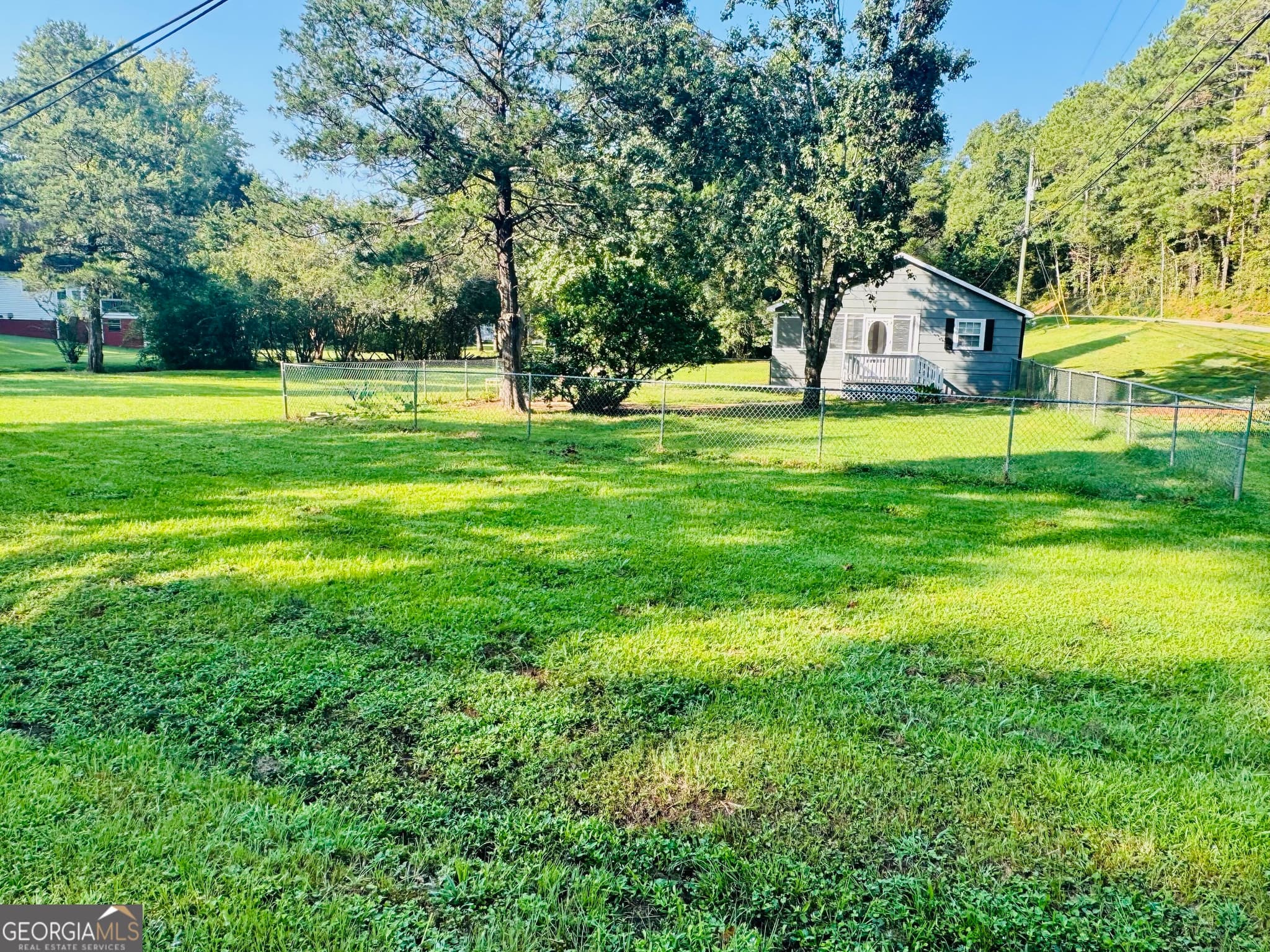 2 bedroom, 1 bathroom, 877 sq ft single family residence for sale at 482 E Pine Lake Drive, West Point, GA 31833 — photo 2