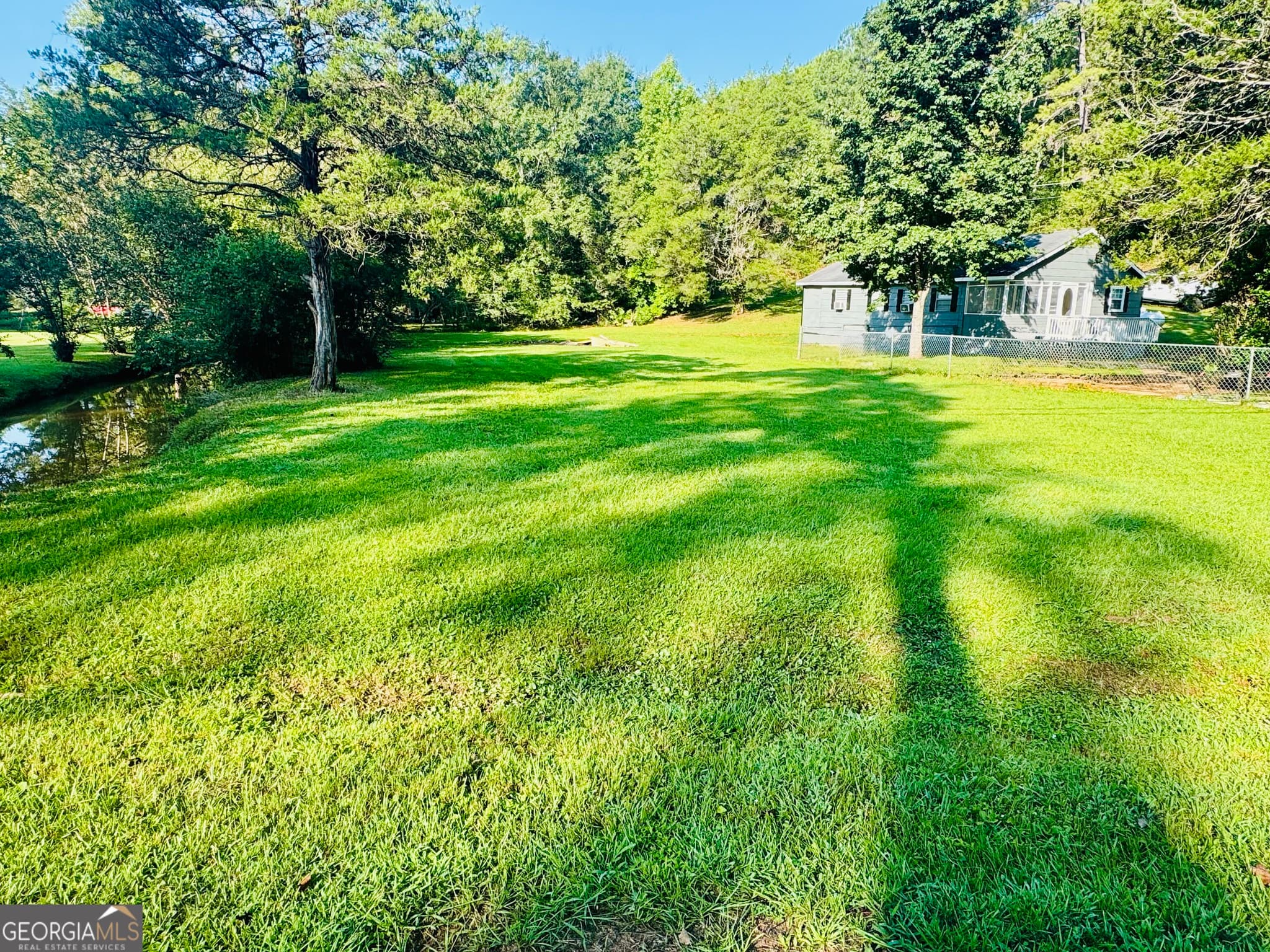 2 bedroom, 1 bathroom, 877 sq ft single family residence for sale at 482 E Pine Lake Drive, West Point, GA 31833 — photo 5