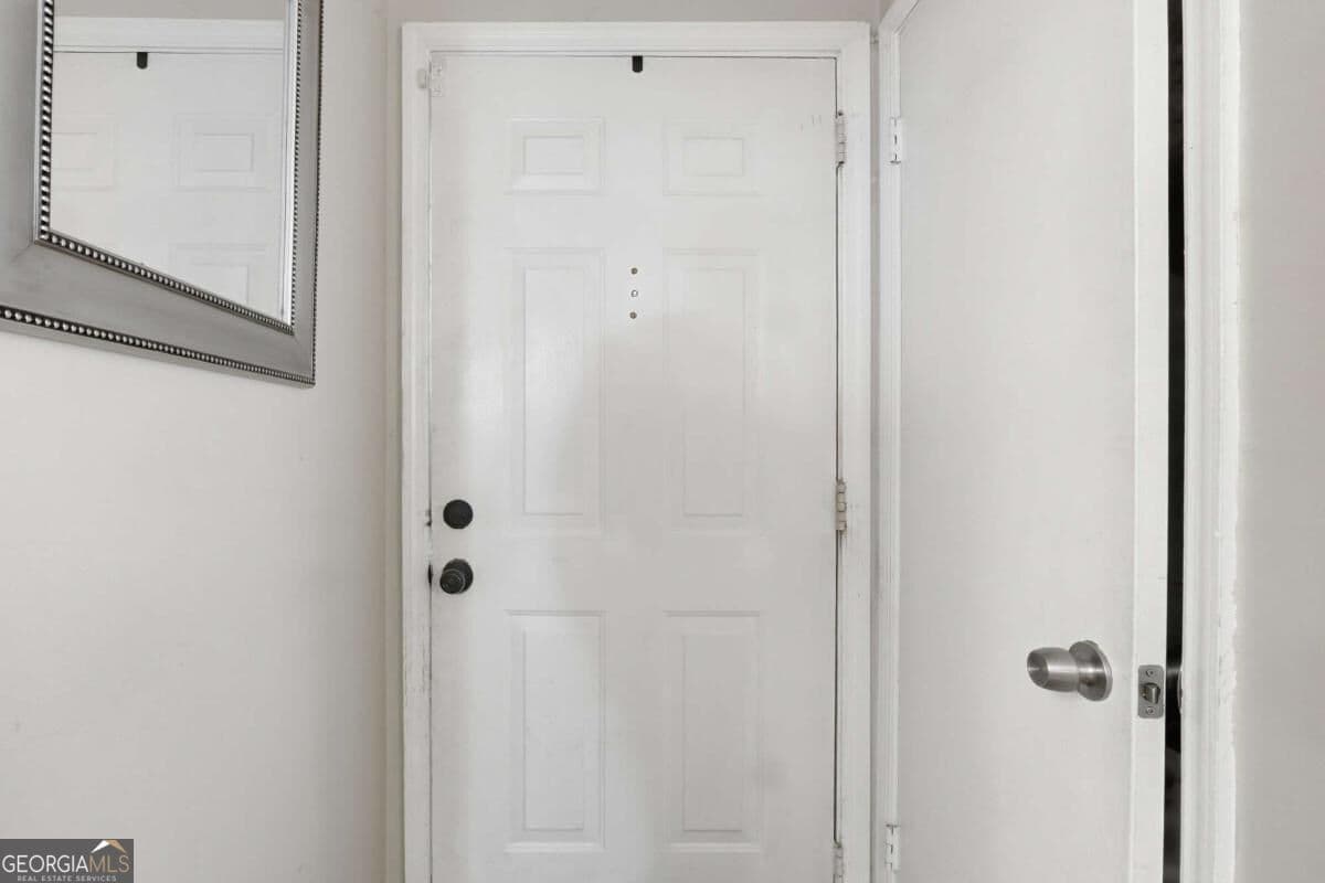 2 bedroom, 2 bathroom, 1,166 sq ft condominium for sale at 1624 Raleigh Circle 1624, Marietta, GA 30067 — photo 2