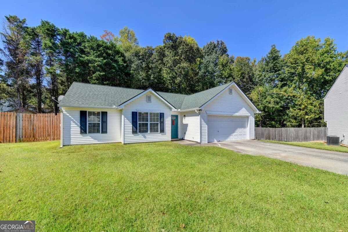 3 bedroom, 2 bathroom, 1,404 sq ft single family residence for sale at 5295 Hillcrest Glenn Drive, Sugar Hill, GA 30518 — photo 2