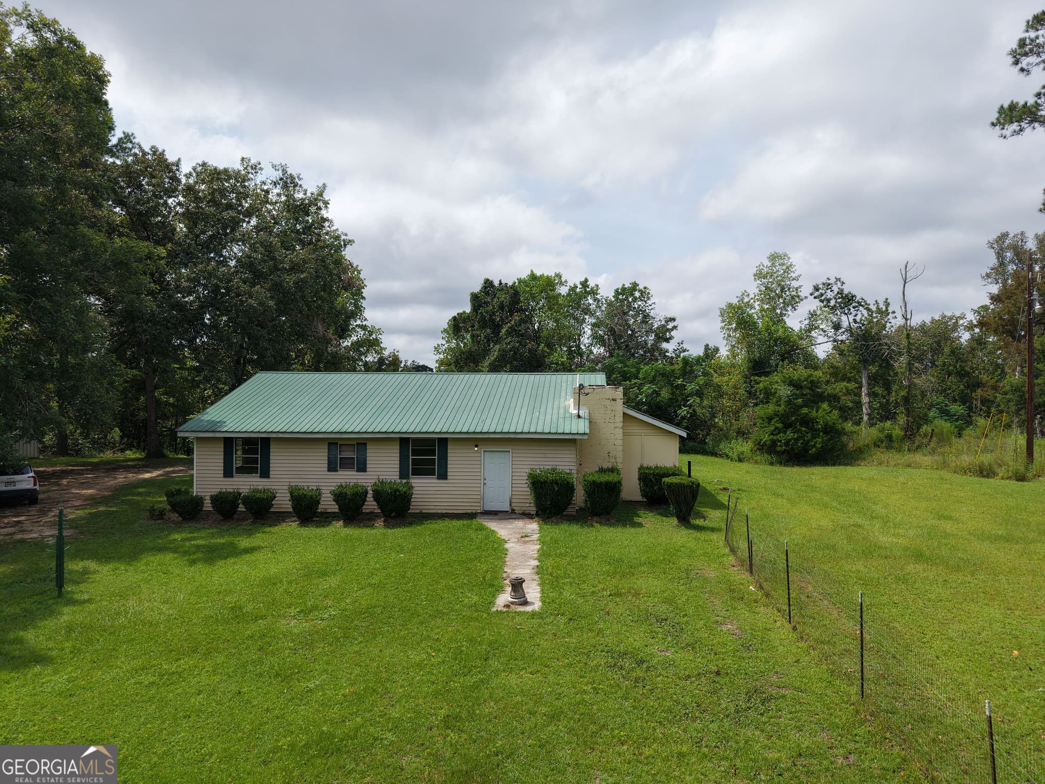 3 bedroom, 2.5 bathroom, 2,664 sq ft single family residence for sale at 308 Three Rivers Lane, Uvalda, GA 30473