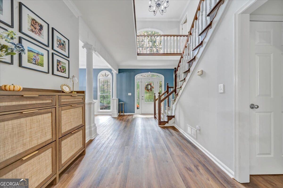 4 bedroom, 3.5 bathroom, 3,824 sq ft single family residence for sale at 320 Kings Court, Marietta, GA 30067 — photo 3