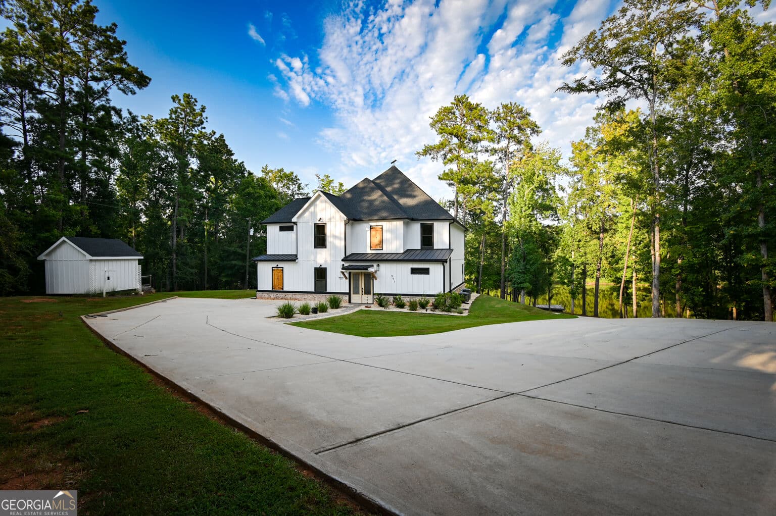 4 bedroom, 4.5 bathroom, 3,421 sq ft single family residence for sale at 391 Parker Road, Covington, GA 30014 — photo 3