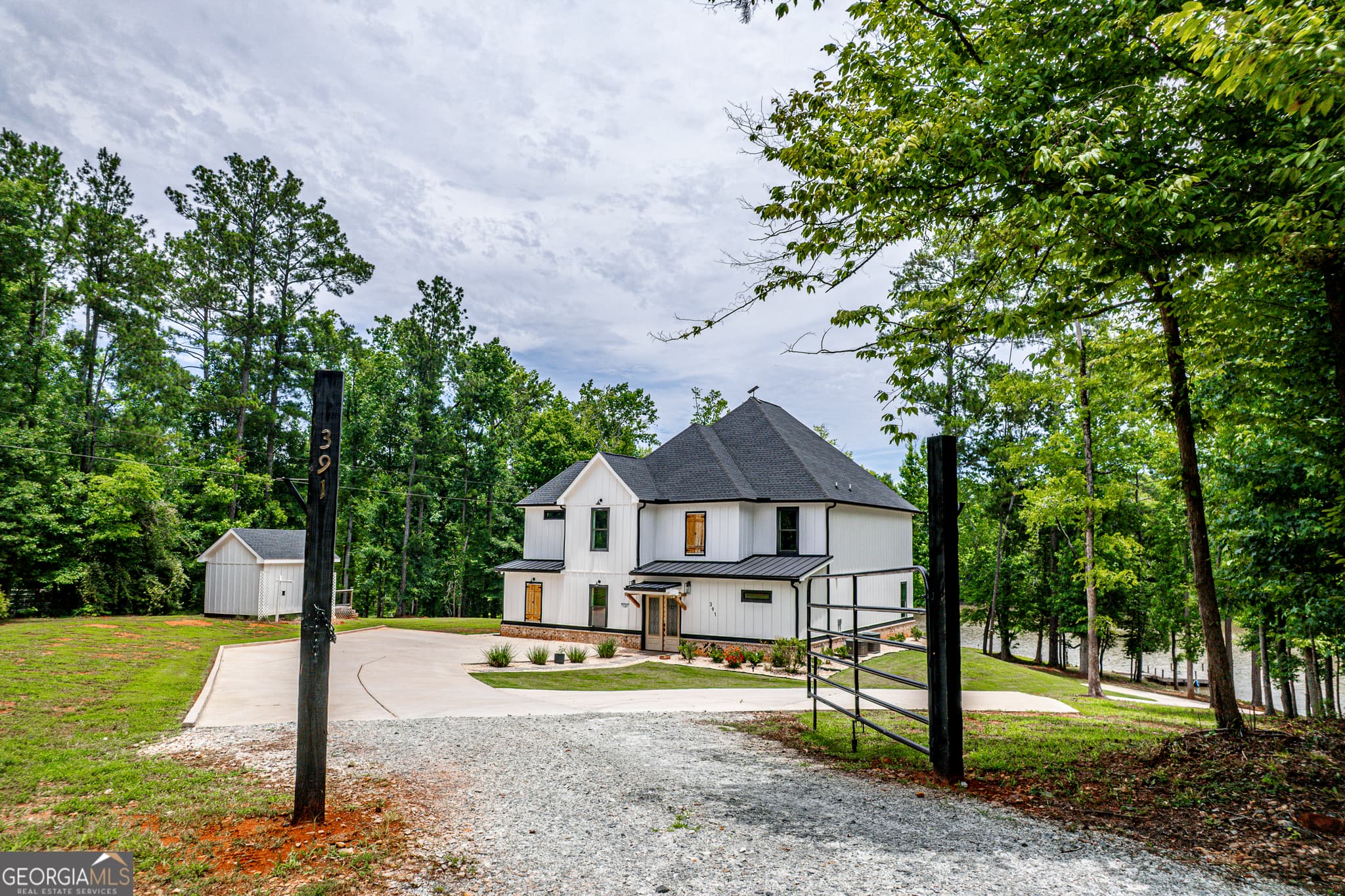 4 bedroom, 4.5 bathroom, 3,421 sq ft single family residence for sale at 391 Parker Road, Covington, GA 30014 — photo 5