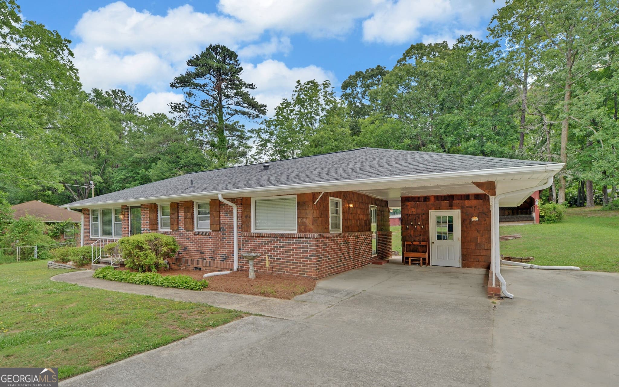 3 bedroom, 1 bathroom, 1,100 sq ft single family residence sold at 211 Hilltop Lane, Toccoa, GA 30577
