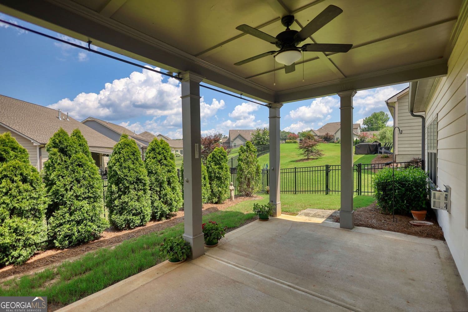 2 bedroom, 2.5 bathroom, 1,945 sq ft single family residence for sale at 301 Club Drive, Monroe, GA 30655 — photo 5