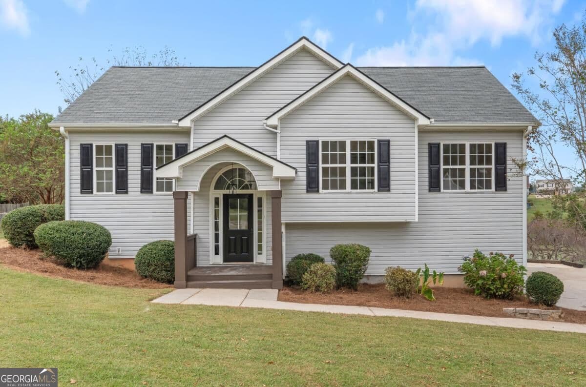 3 bedroom, 2 bathroom, 1,932 sq ft single family residence for sale at 404 Bryce Court, Carrollton, GA 30116