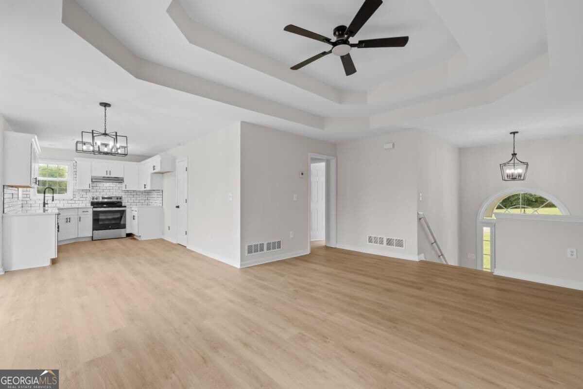 3 bedroom, 2 bathroom, 1,932 sq ft single family residence for sale at 404 Bryce Court, Carrollton, GA 30116 — photo 9