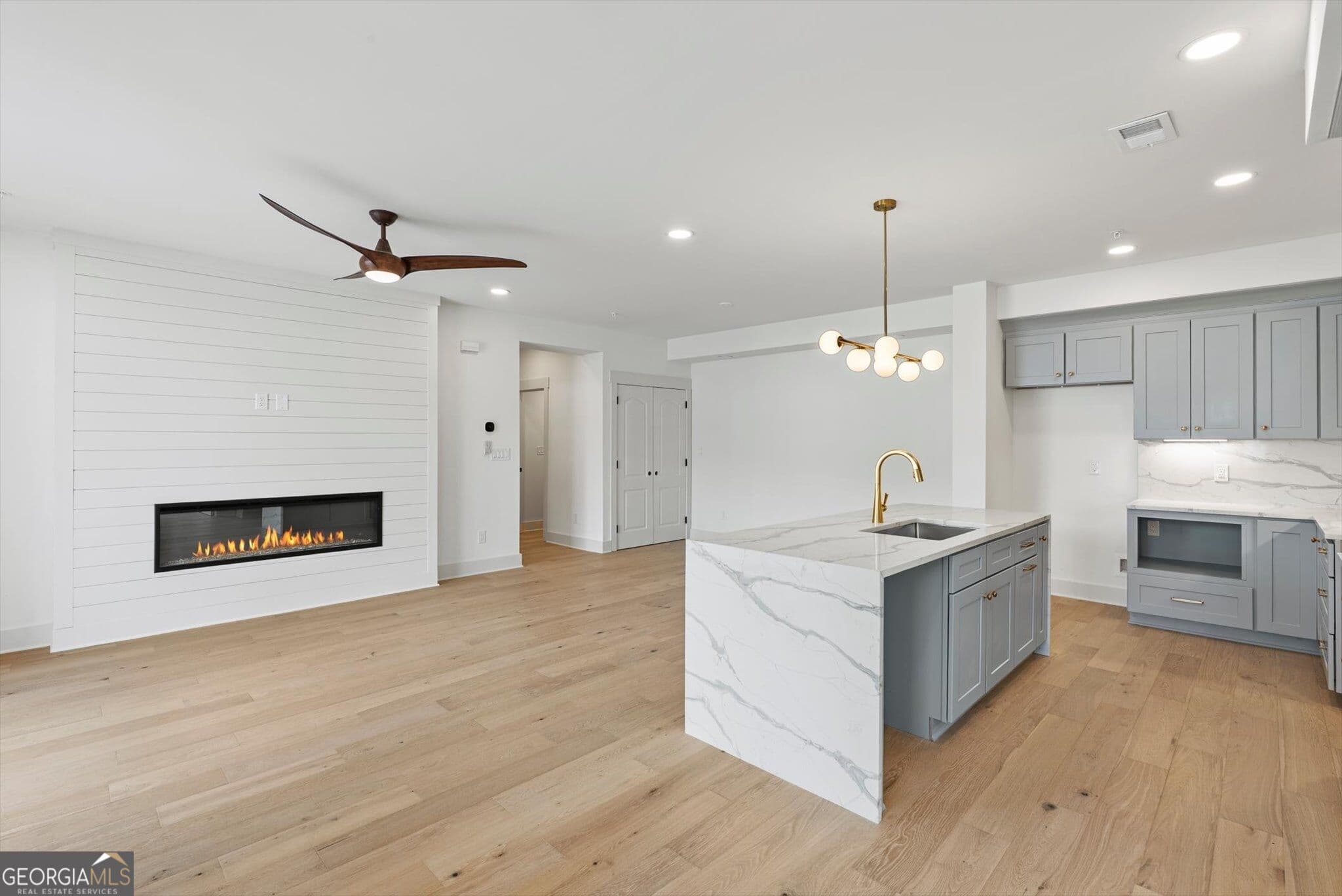 2 bedroom, 2.5 bathroom, 1,540 sq ft condominium for sale at 1050 Blair Lane 204, Peachtree City, GA 30269 — photo 6