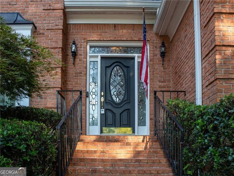 4 bedroom, 3.5 bathroom, 3,271 sq ft single family residence for sale at 473 Manor Oak Lane, Marietta, GA 30067 — photo 2
