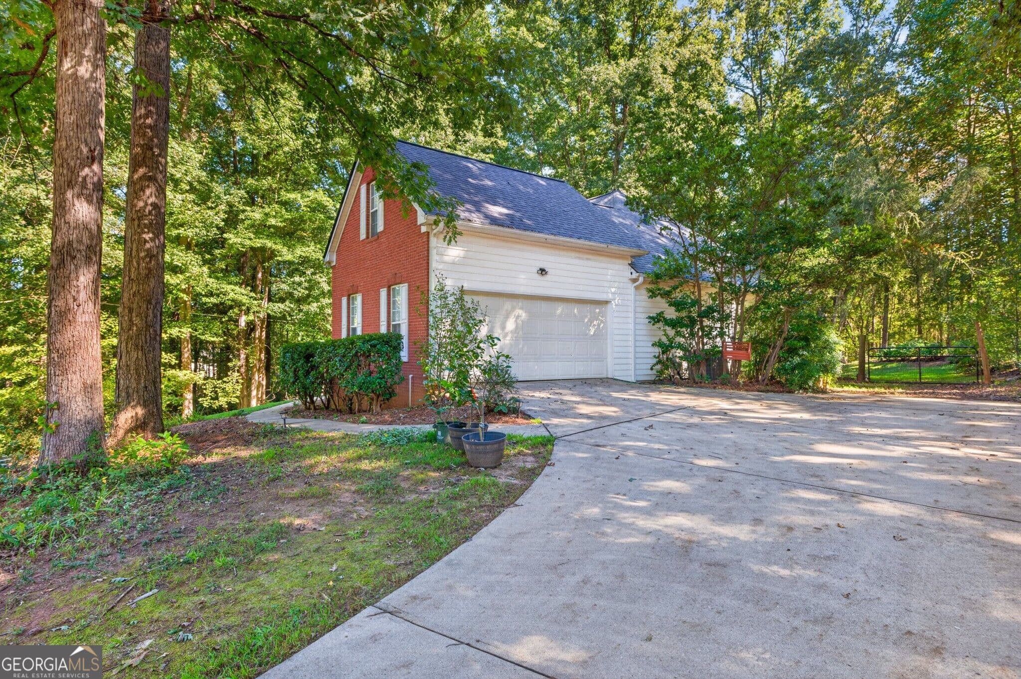 4 bedroom, 2 bathroom, 1,960 sq ft single family residence for sale at 25 Lake Charles Court, Covington, GA 30016 — photo 7