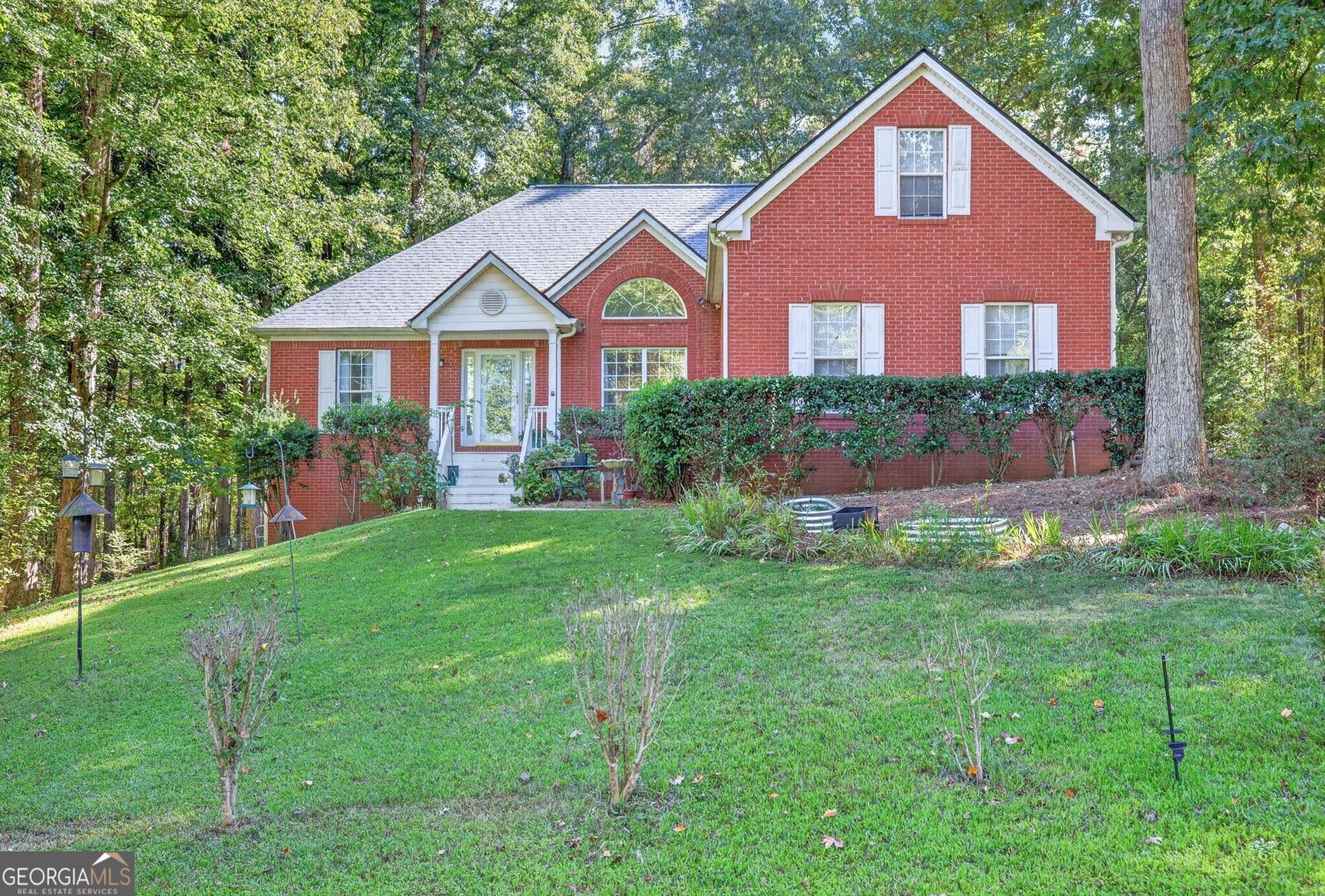 4 bedroom, 2 bathroom, 1,960 sq ft single family residence for sale at 25 Lake Charles Court, Covington, GA 30016 — photo 5
