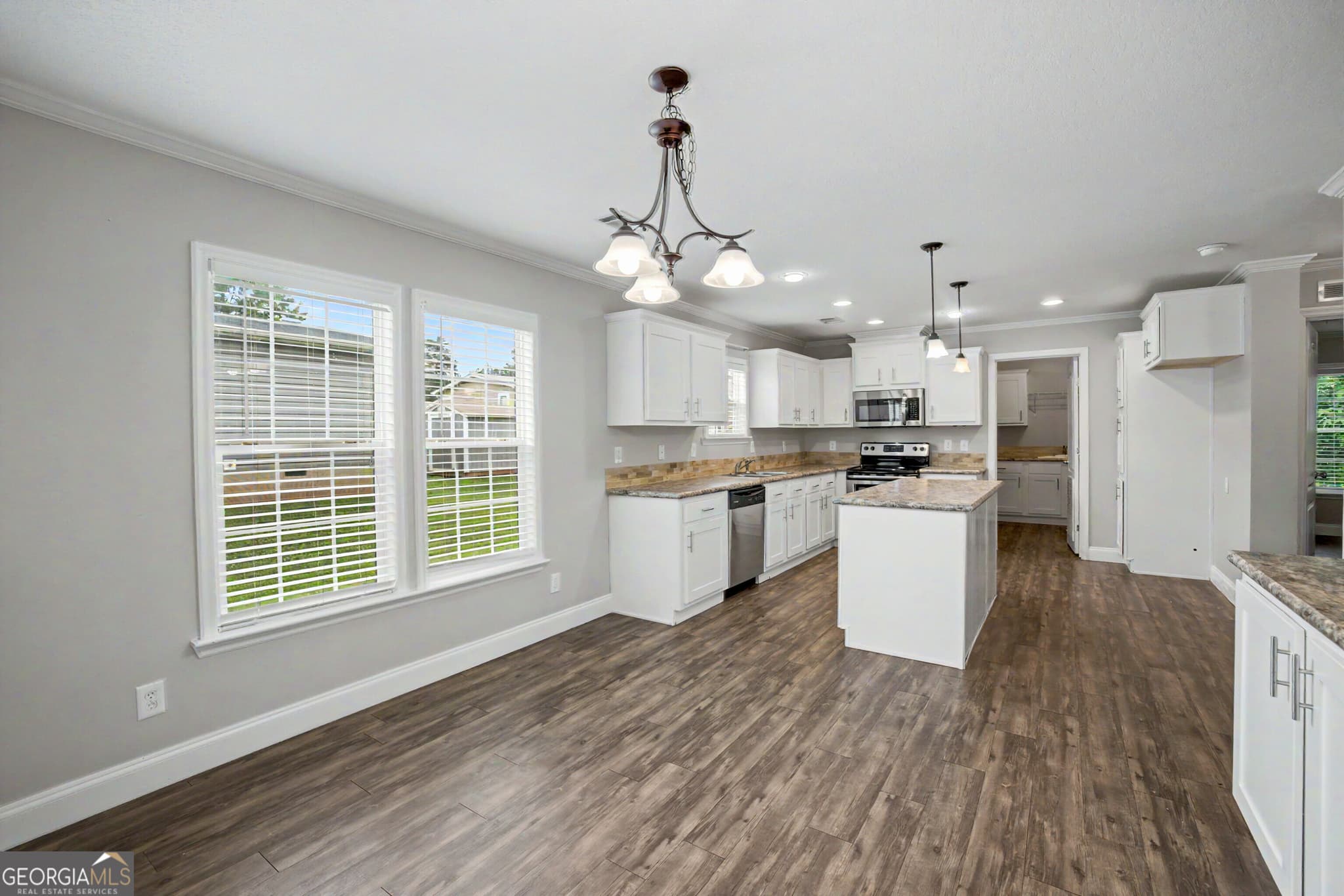 3 bedroom, 2 bathroom, 1,540 sq ft manufactured home,single family residence for sale at 29 Meadow View Street, Newnan, GA 30263 — photo 7